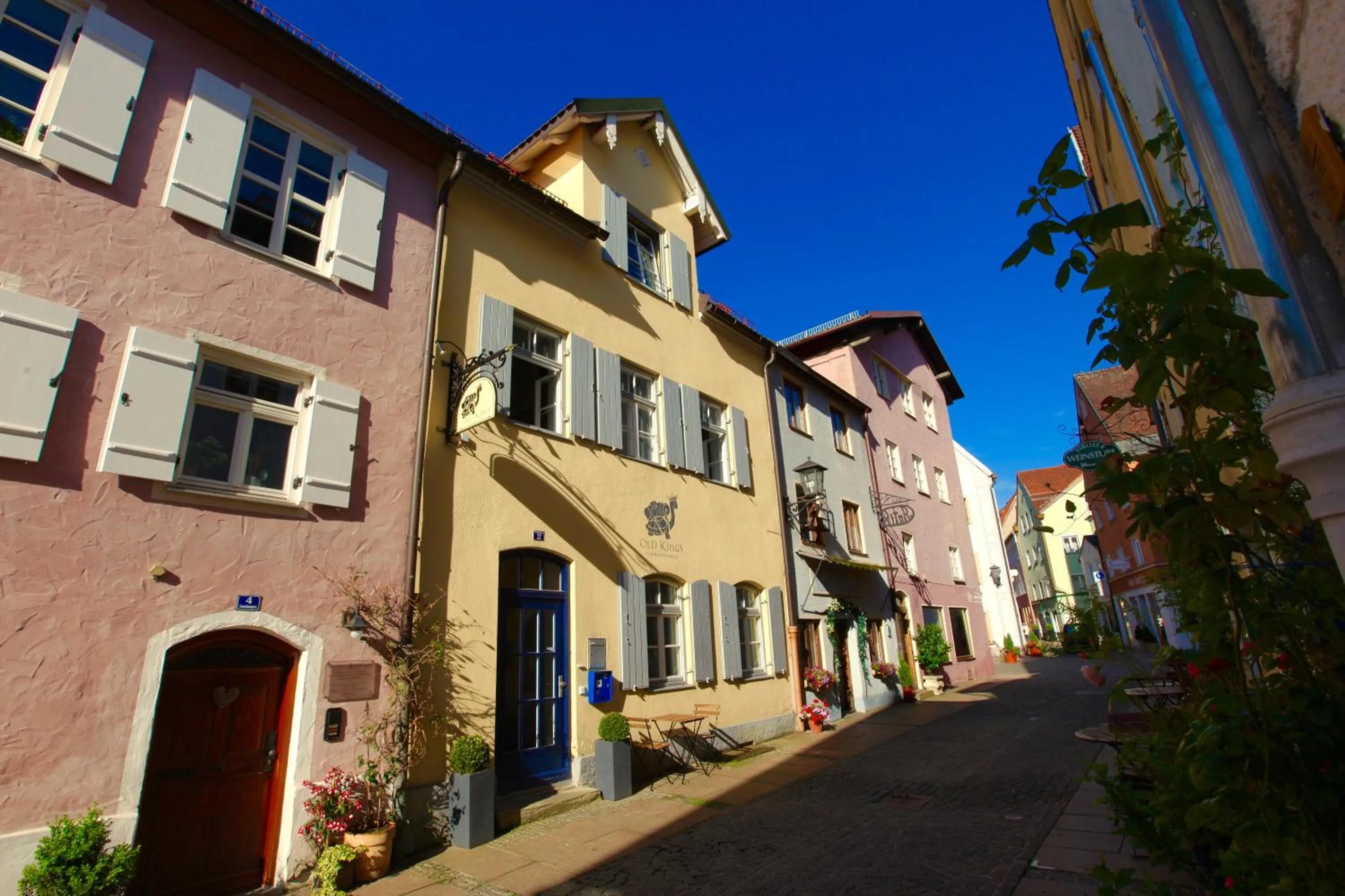 Property building in Old Kings Design Hostel