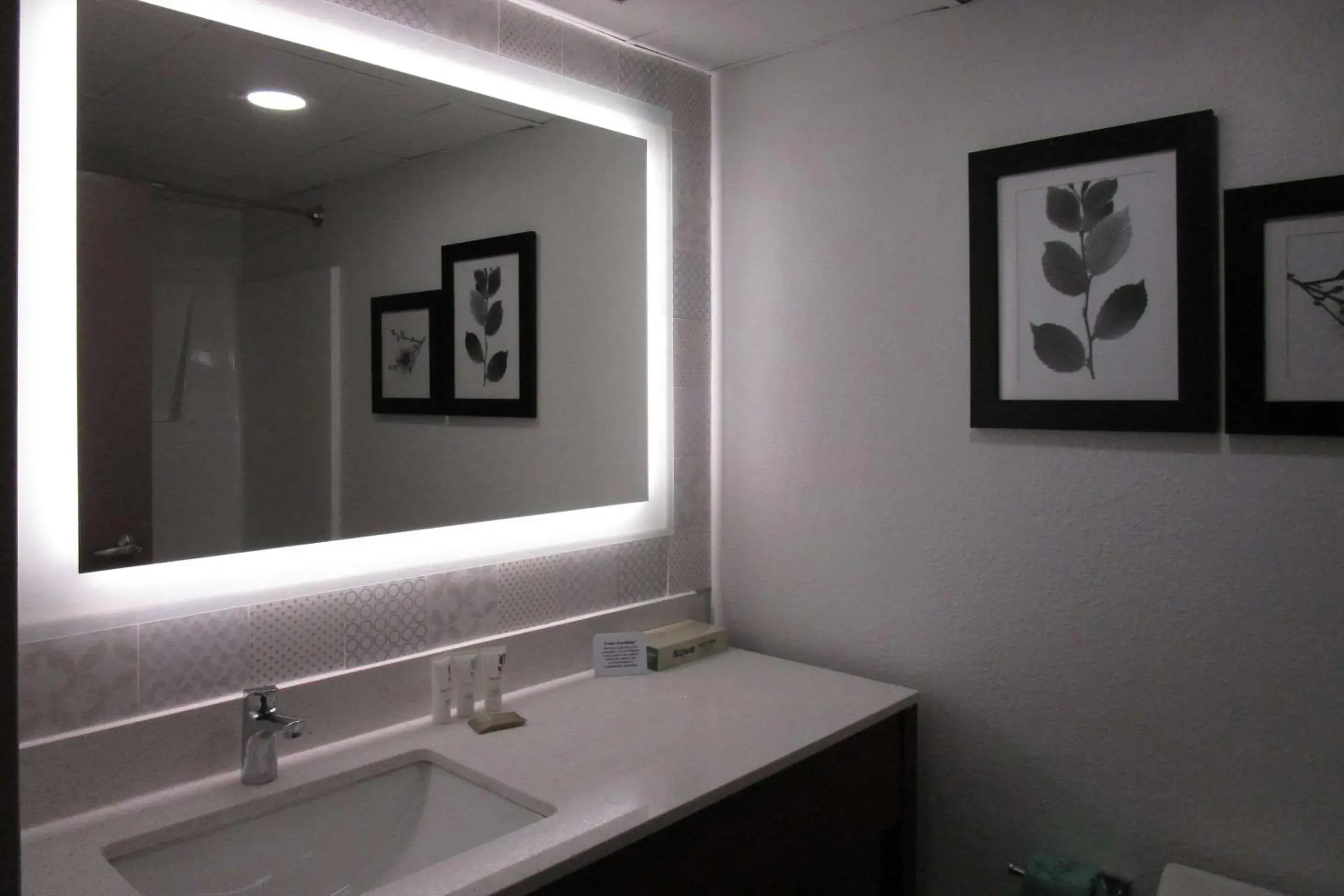 King Room - Acessible in Country Inn & Suites by Radisson, Dunbar - Charleston King Room - Acessible in Country Inn & Suites by Radisson, Dunbar - Charleston