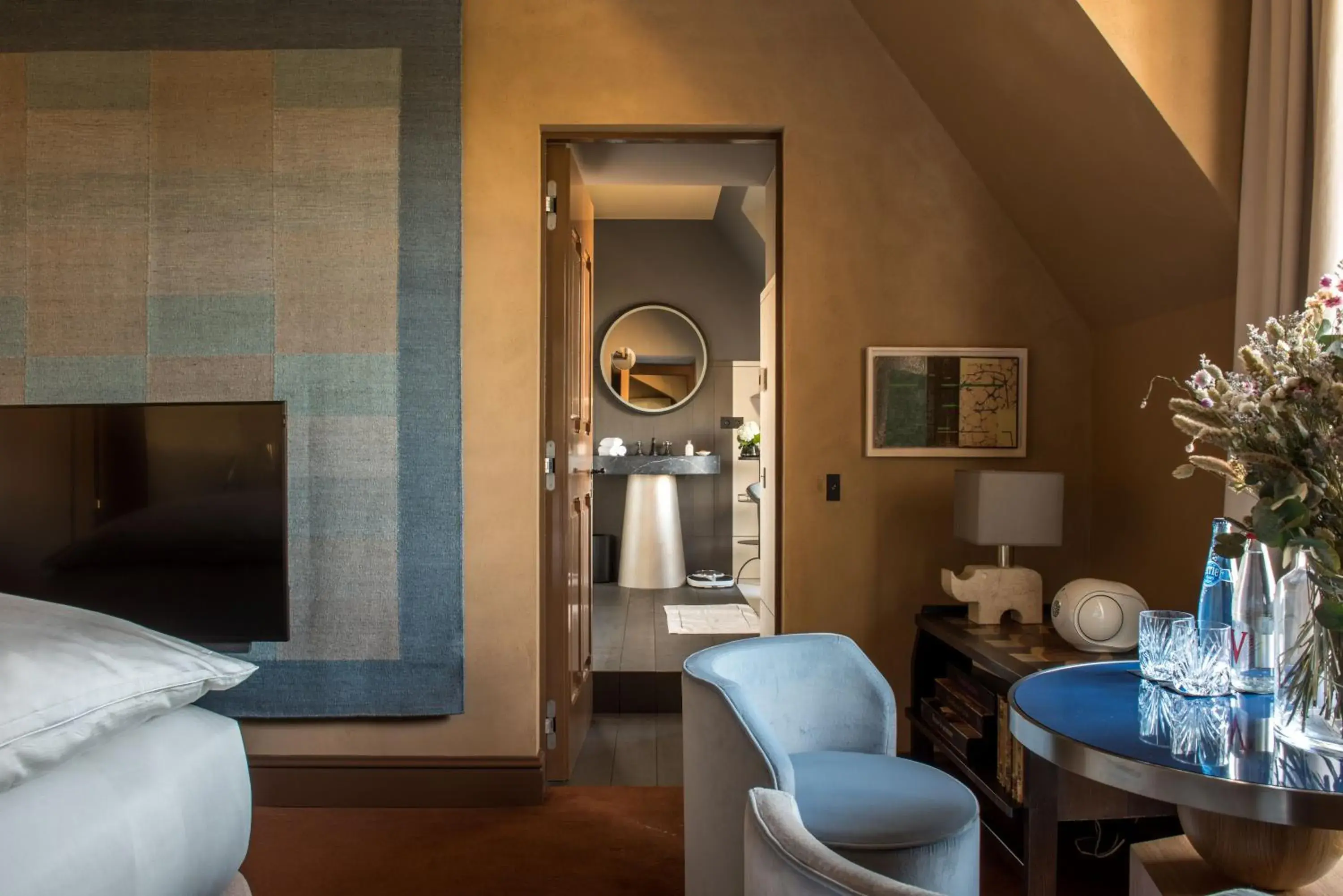 Connected Deluxe Room in Cour des Vosges - Evok Collection Connected Deluxe Room in Cour des Vosges - Evok Collection