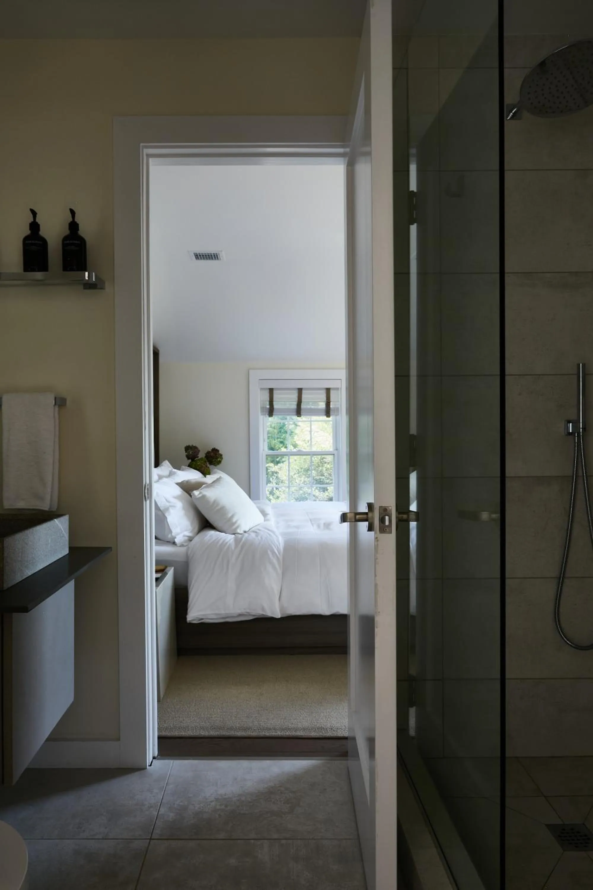 Bedroom, Bed in The Roundtree, Amagansett