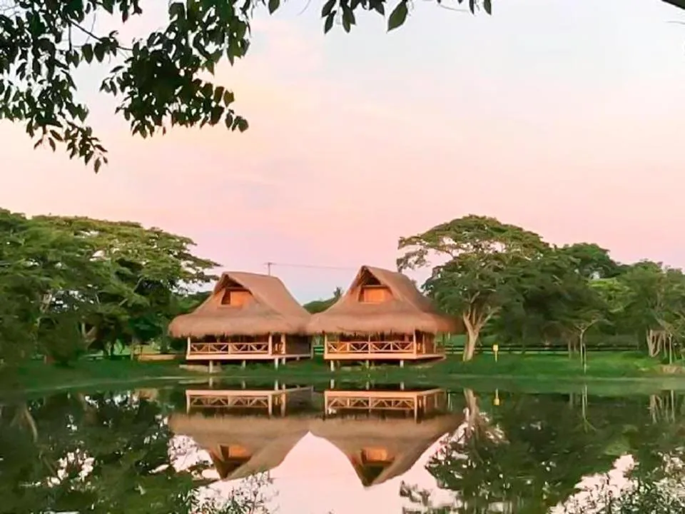 Property building in Samadhi Ecohotel by Rotamundos