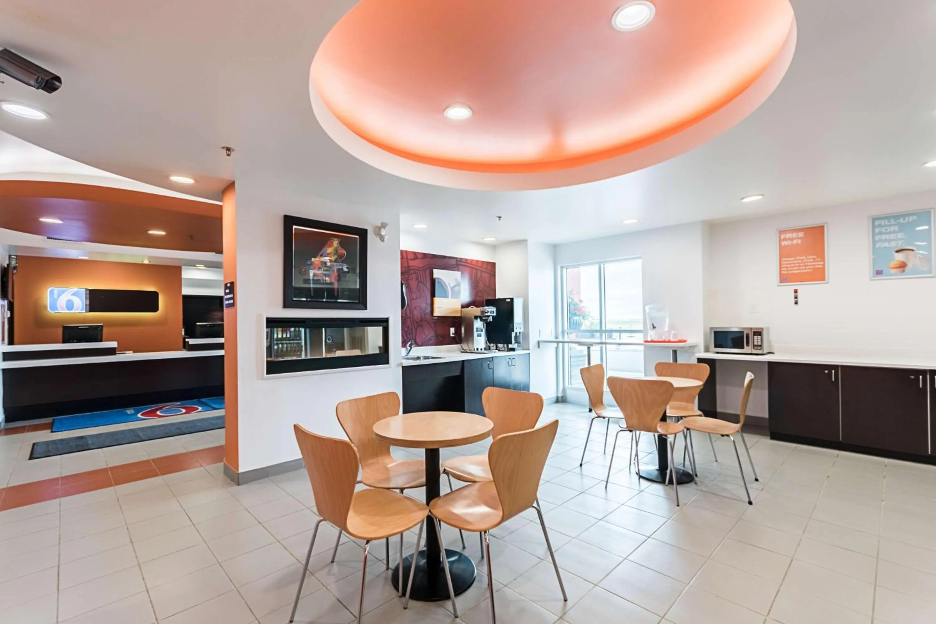 Lobby or reception in Motel 6-Moosomin, SK