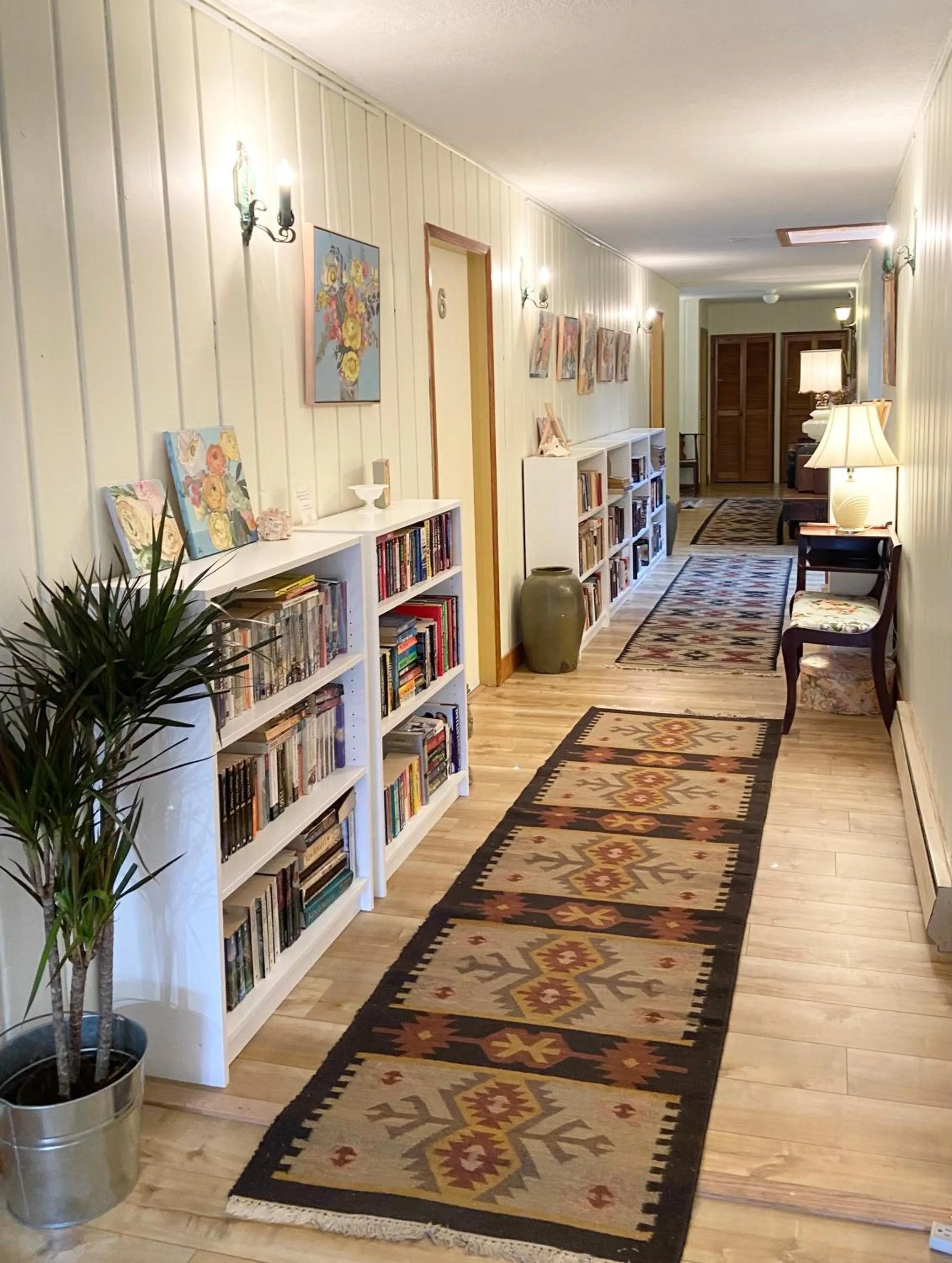 Library in Wisteria Guest House