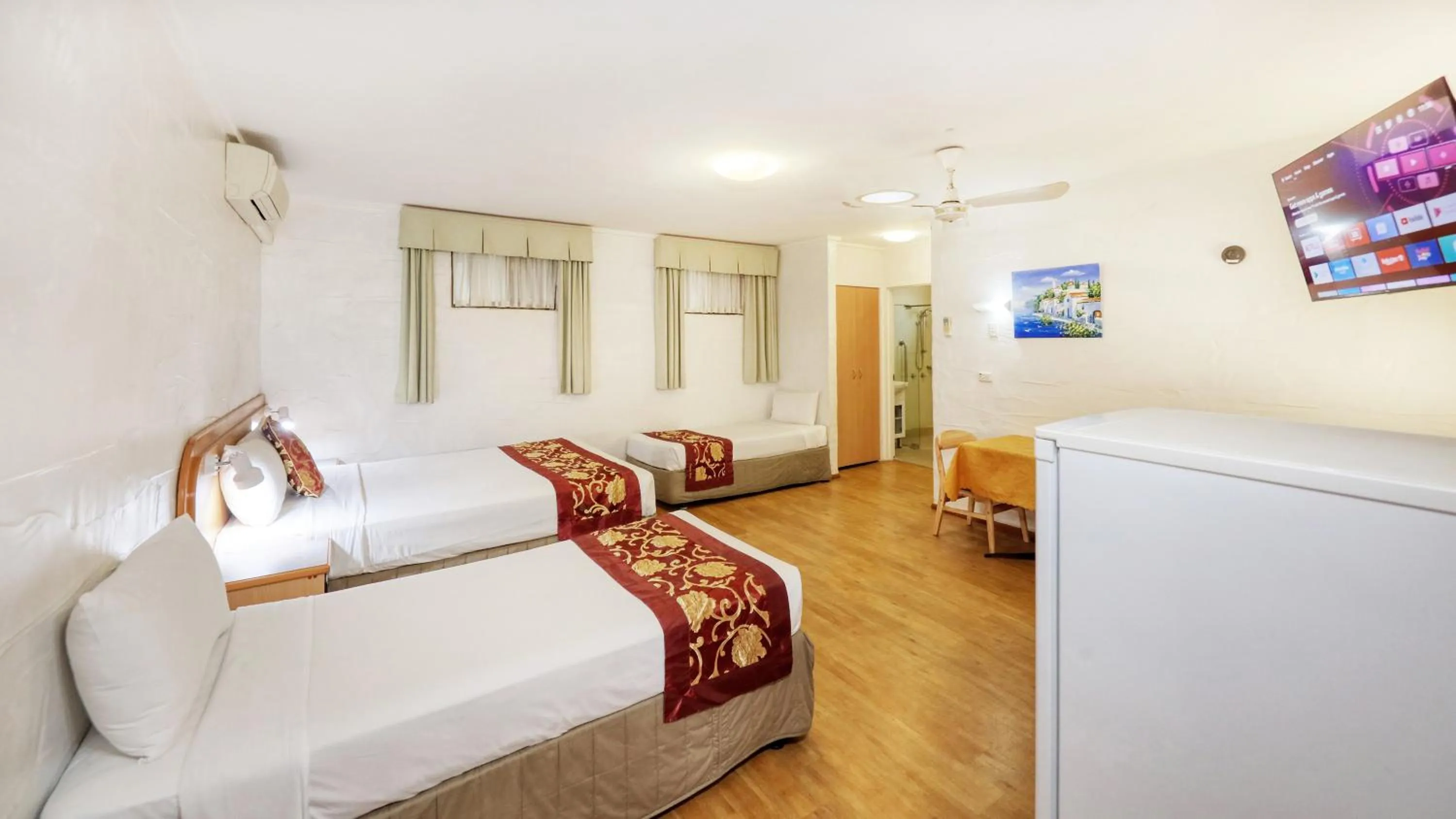 TV and multimedia, Bed in Espana Motel