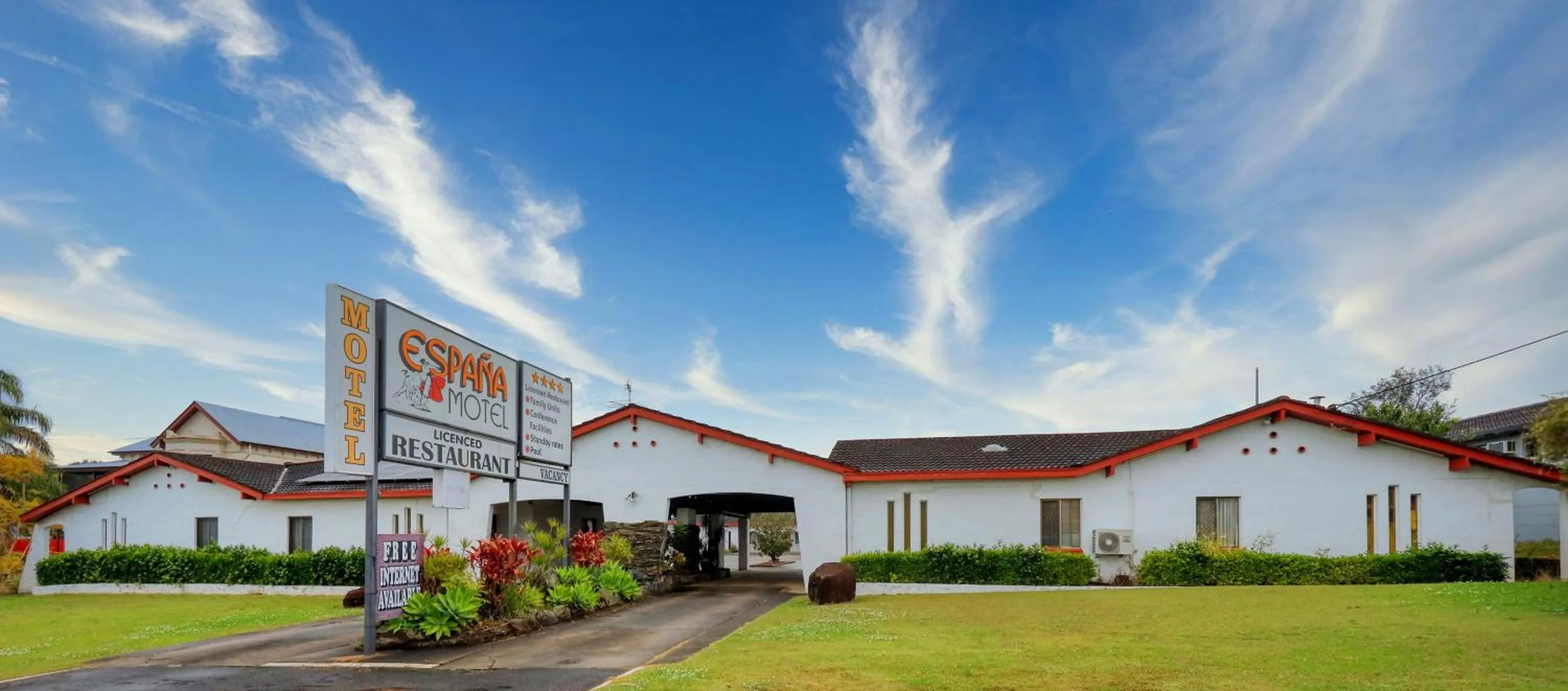 Property building in Espana Motel