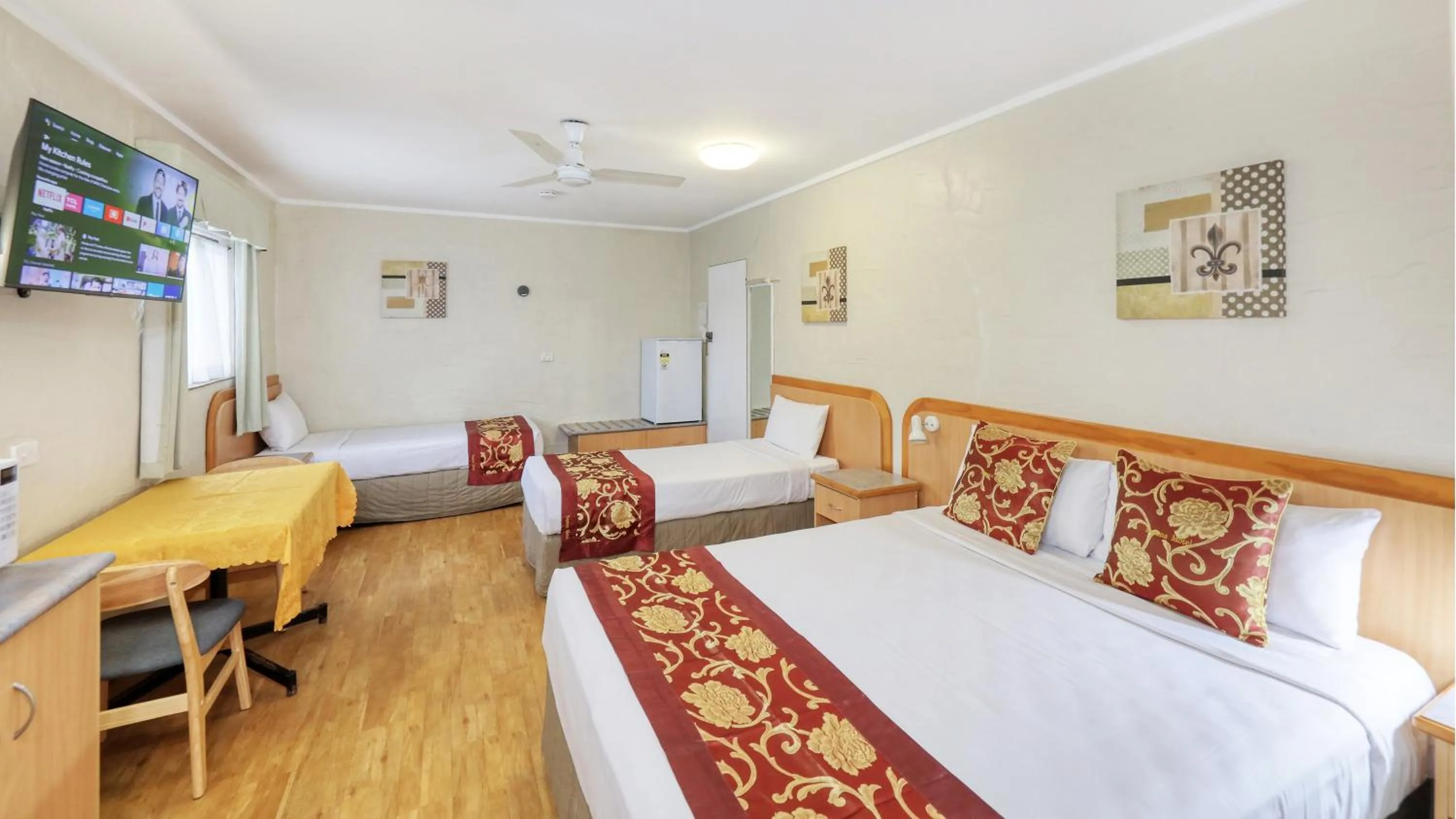 TV and multimedia, Bed in Espana Motel