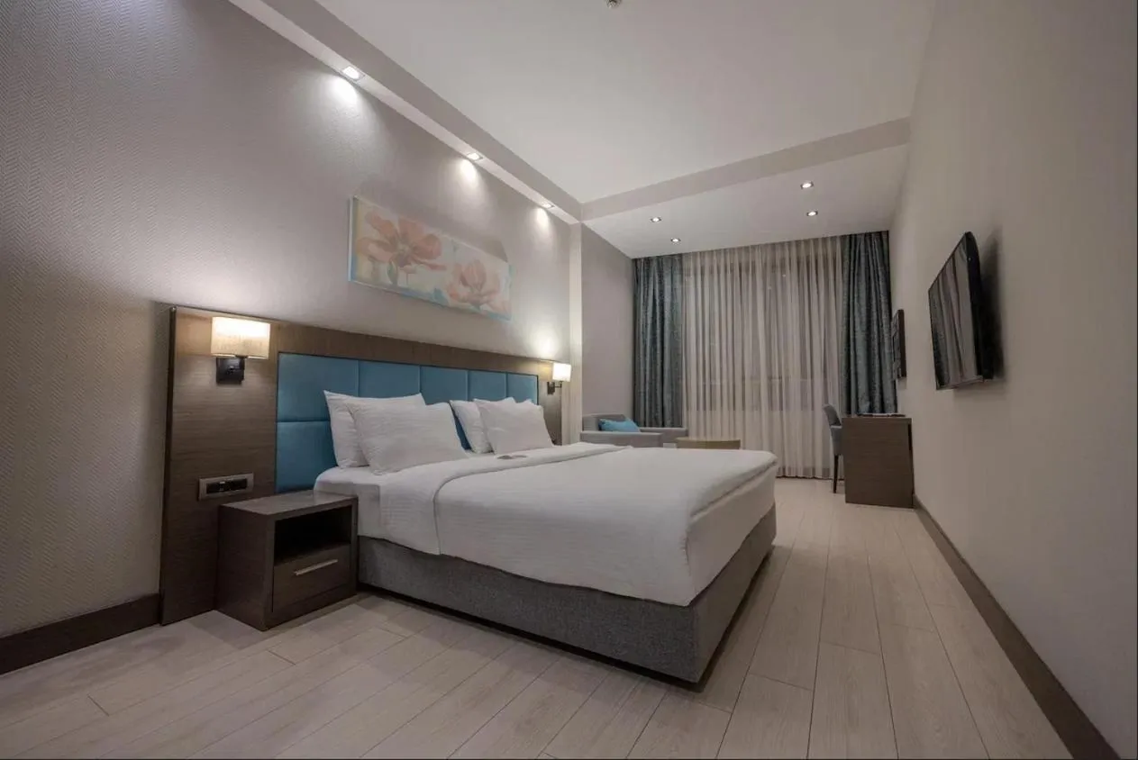 Bedroom, Bed in Hilly Hotel