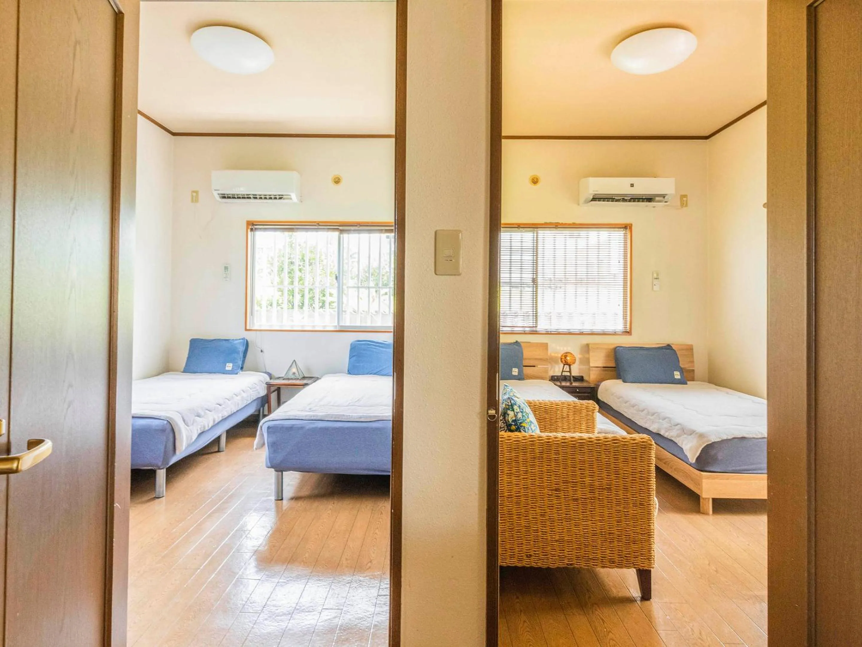 Photo of the whole room, Bed in Panorama