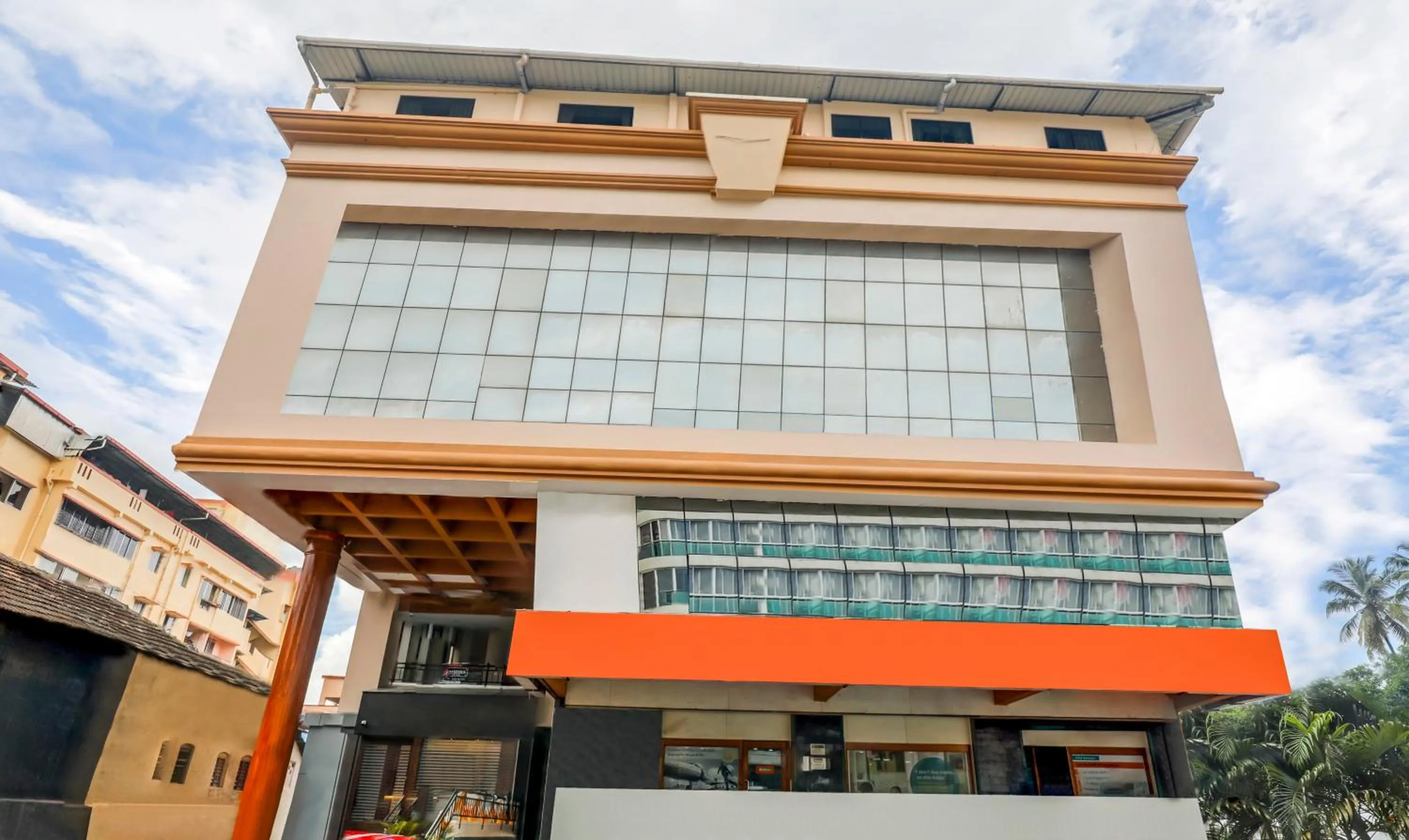 Facade/entrance in Treebo The Horizon Kankanady