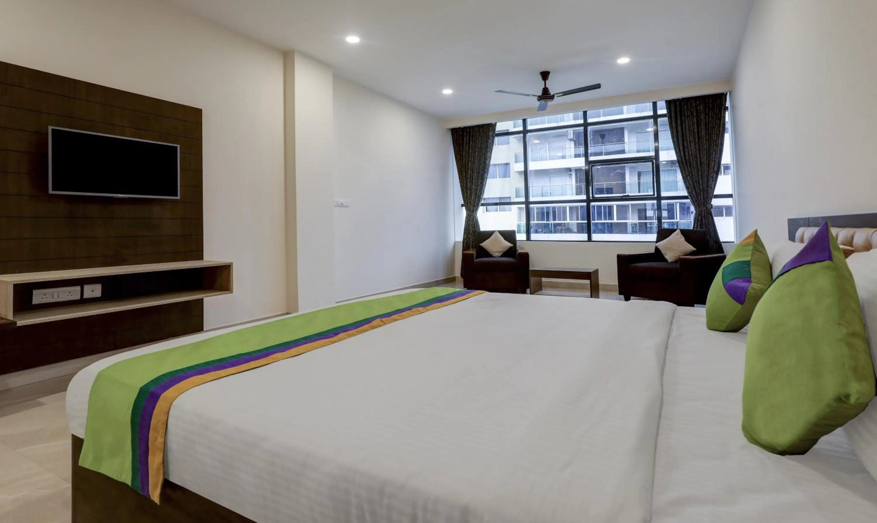 Photo of the whole room, Bed in Treebo The Horizon Kankanady