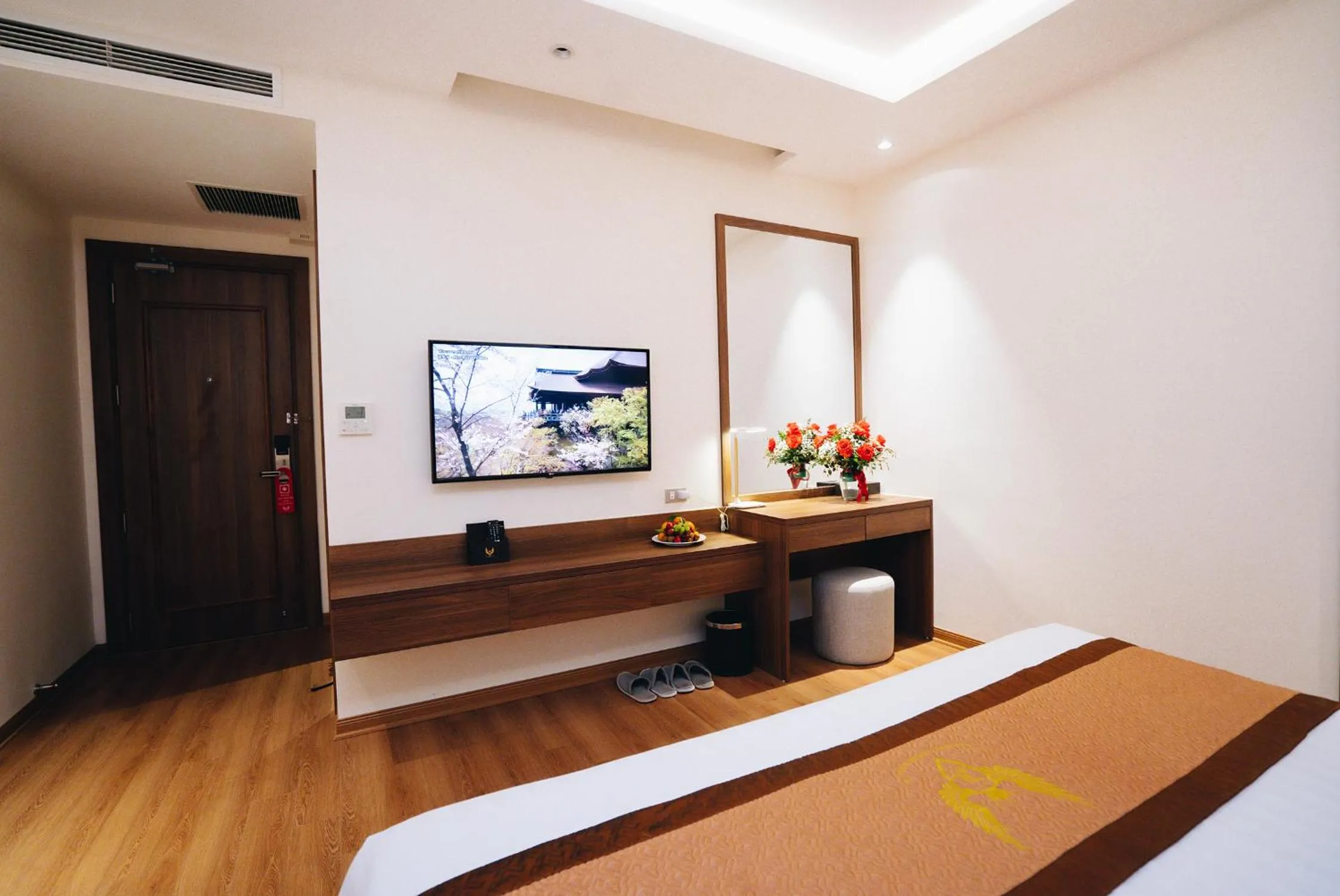 Bedroom, Bed in Manh Quan Luxury Hotel