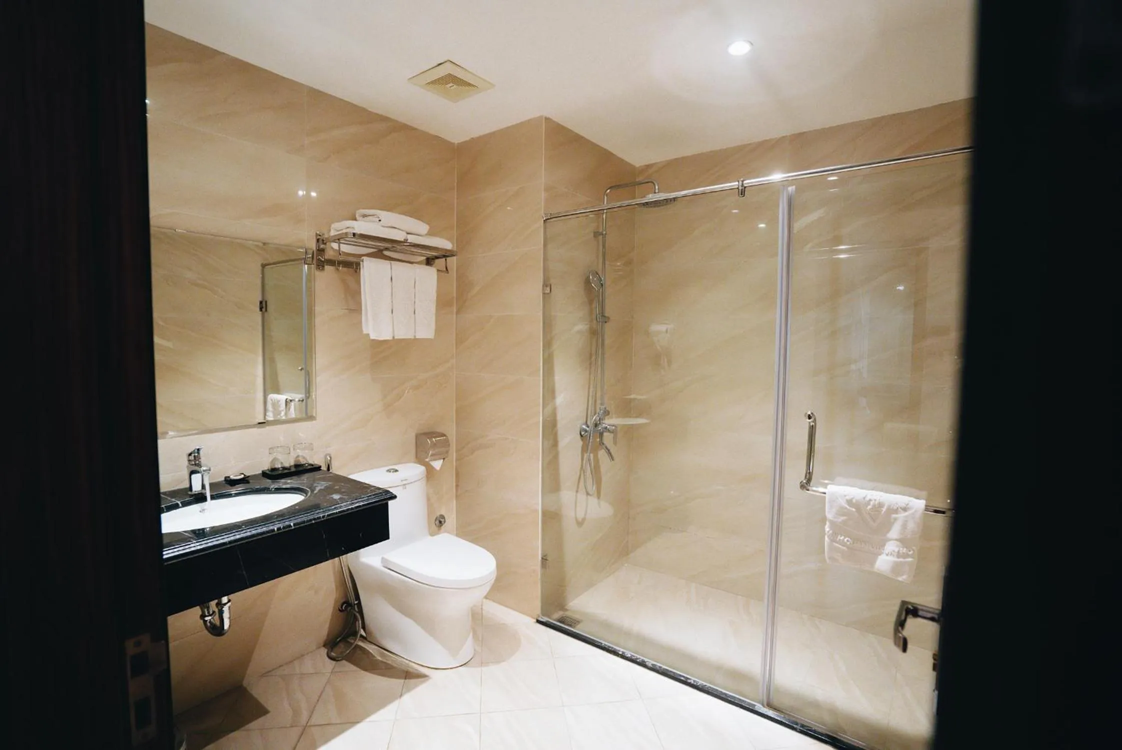 Bathroom in Manh Quan Luxury Hotel