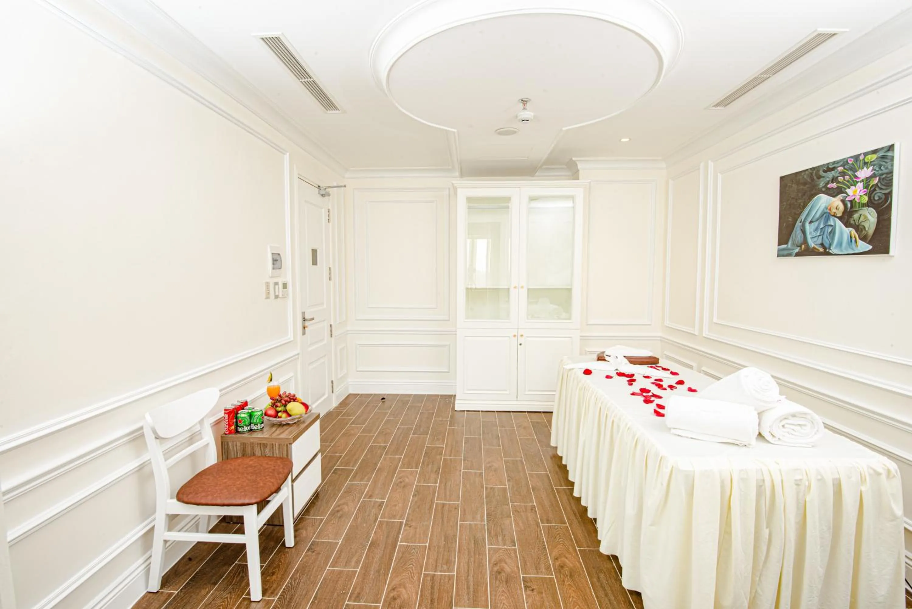 Spa and wellness centre/facilities, Bed in Manh Quan Luxury Hotel