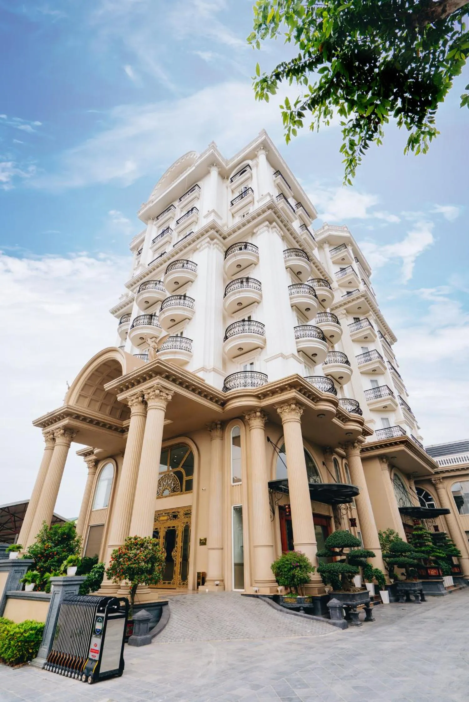 Property building in Manh Quan Luxury Hotel