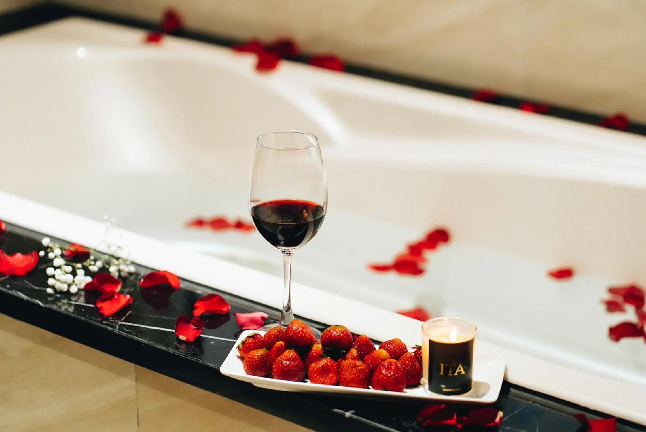 Shower in Manh Quan Luxury Hotel