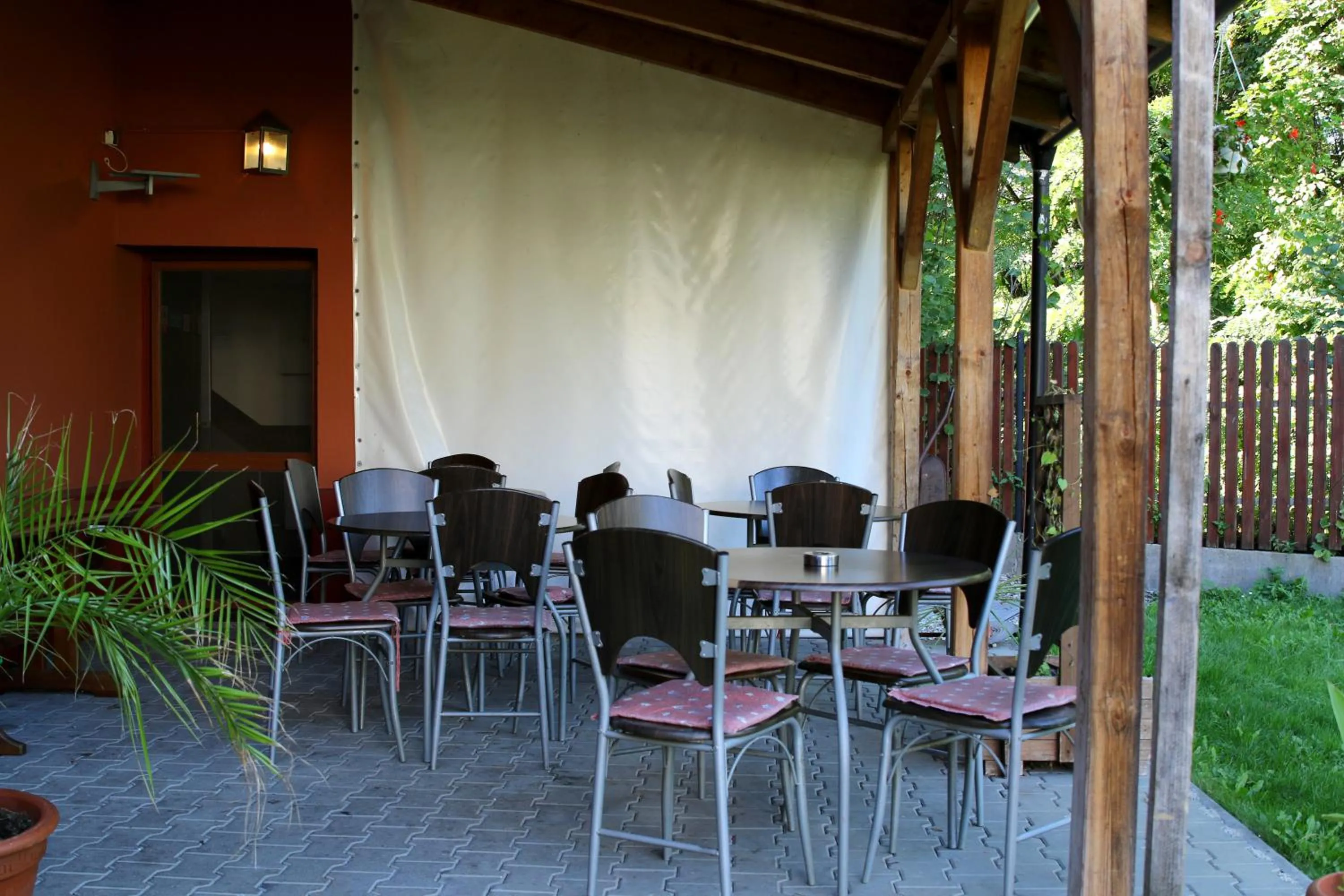 Restaurant/places to eat in Penzion Vulture Havířov
