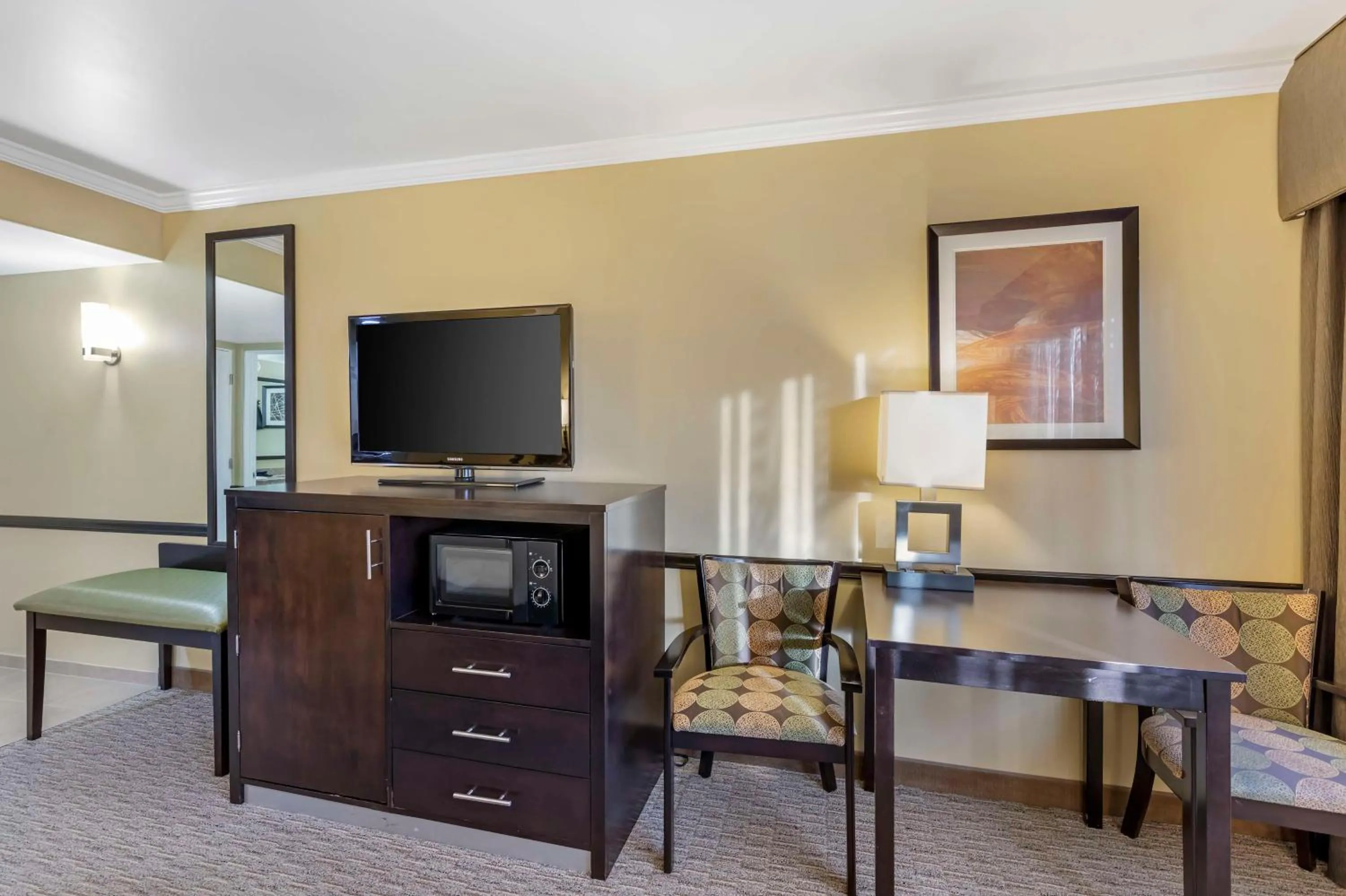 Bedroom in Best Western Canoga Park Motor Inn