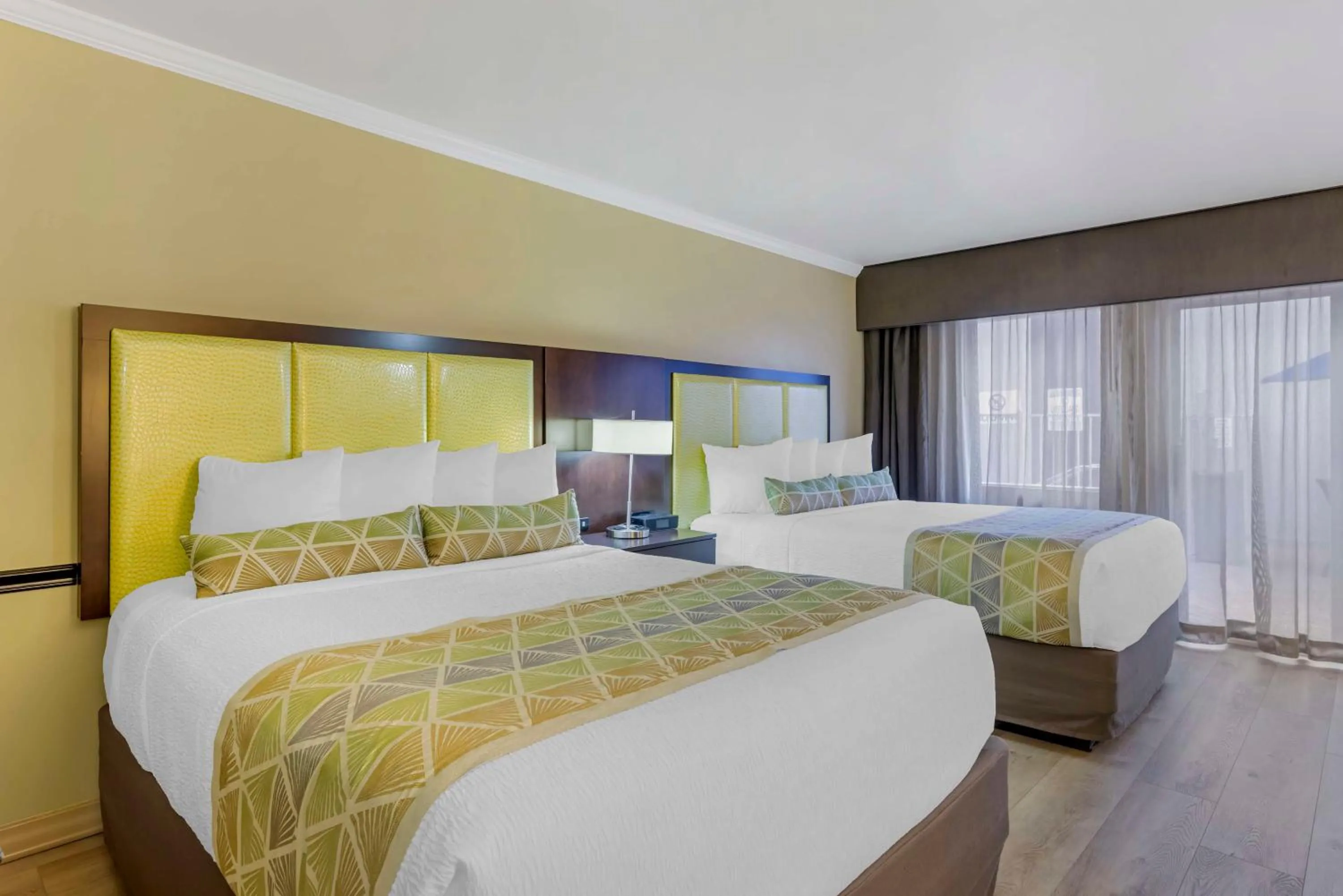 Bedroom, Bed in Best Western Canoga Park Motor Inn