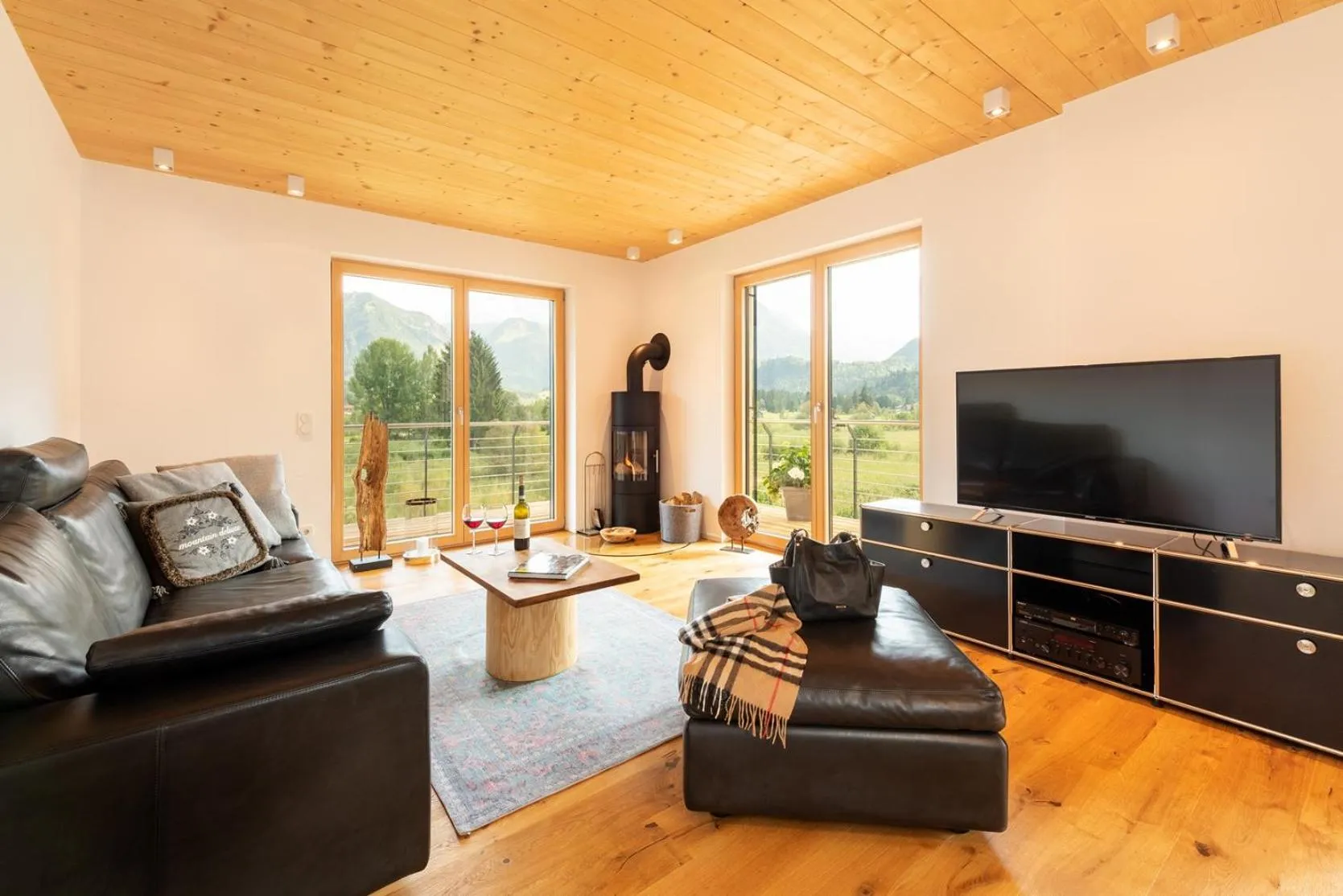 Living room in "Landhaus Panorama" - Luxuriöse Ferienwohnungen in bester Lage für gehobene Ansprüche