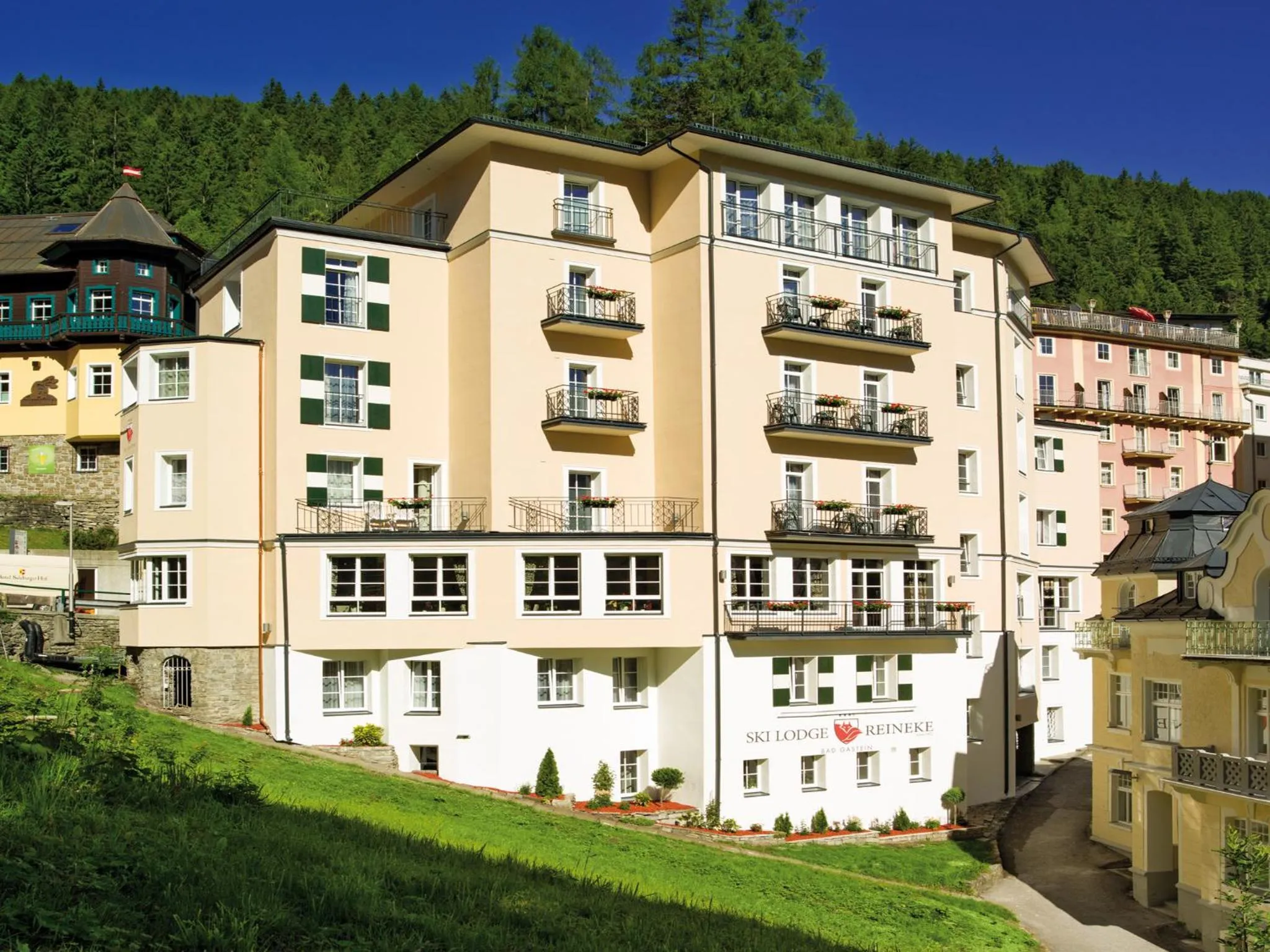 Facade/entrance in Ski Lodge Reineke