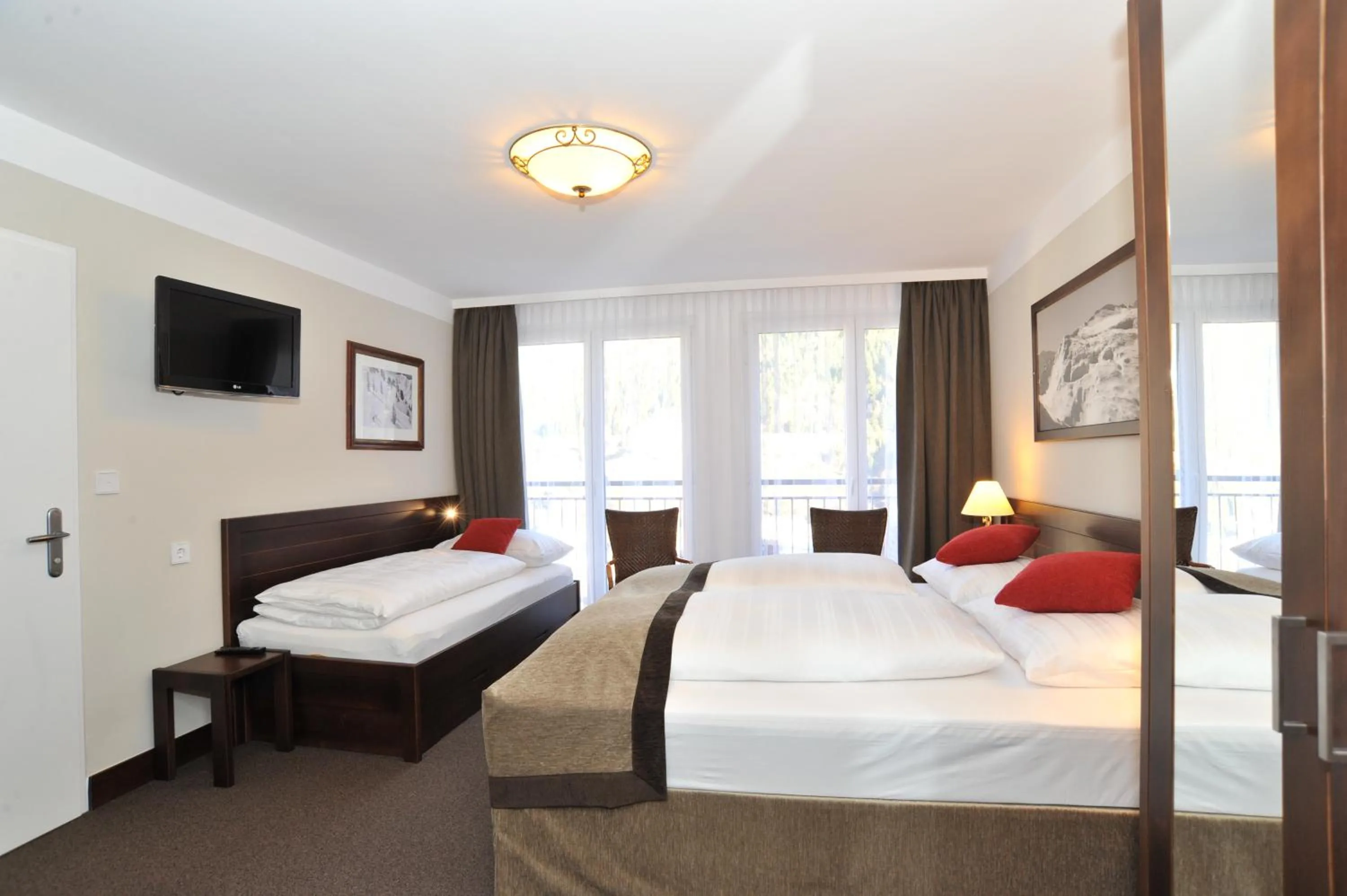 Photo of the whole room, Bed in Ski Lodge Reineke