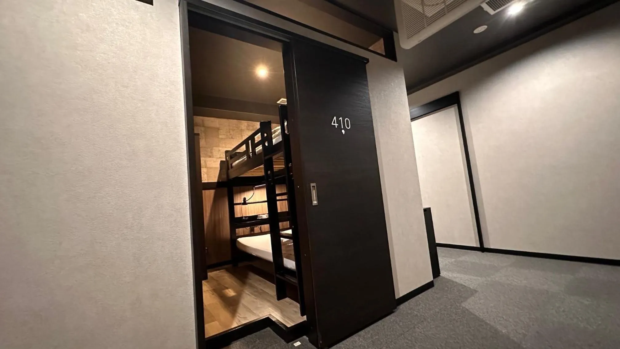 bunk bed in Hotel Capsule Inn Shizuoka