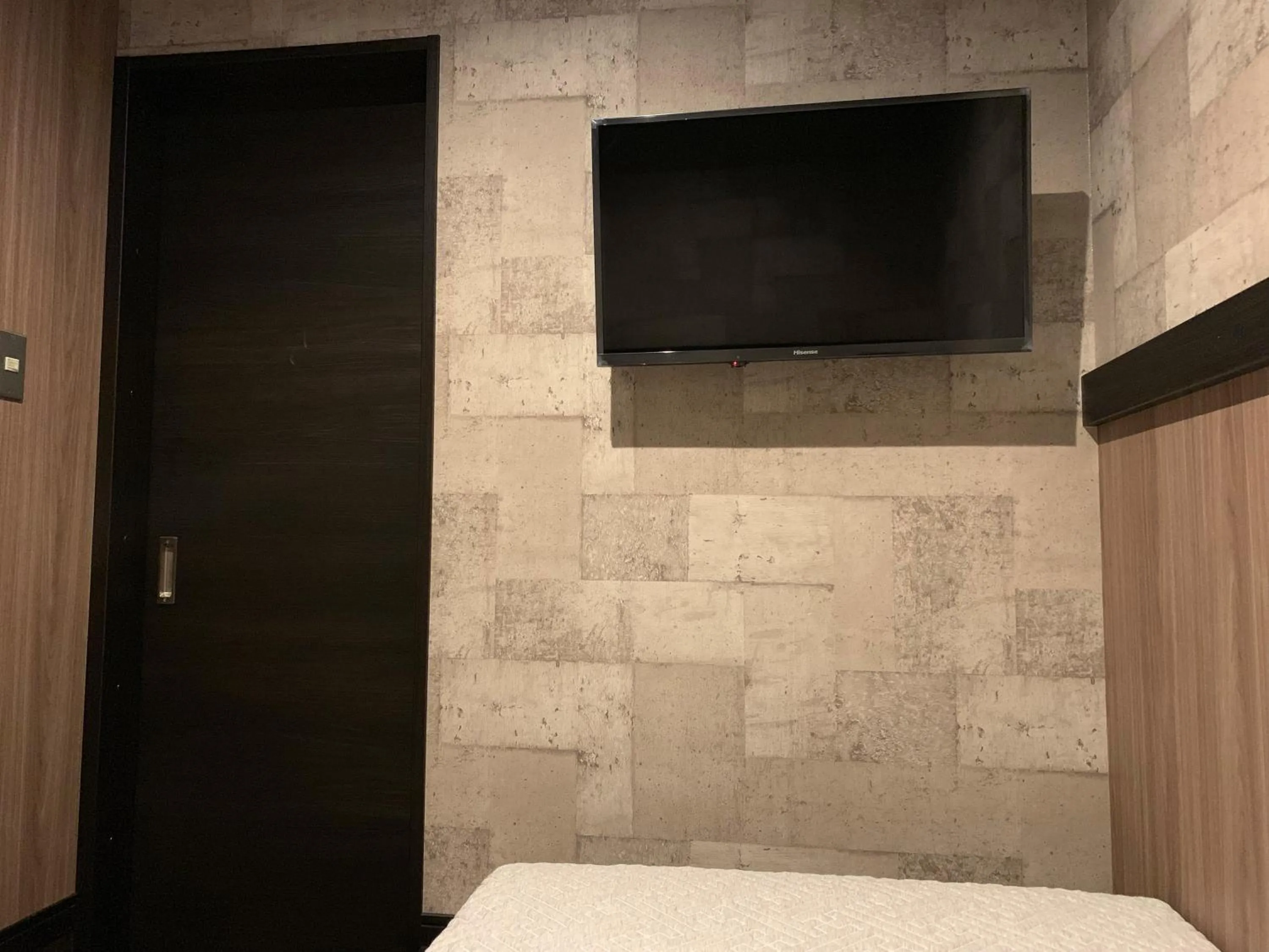 Photo of the whole room, Bed in Hotel Capsule Inn Shizuoka