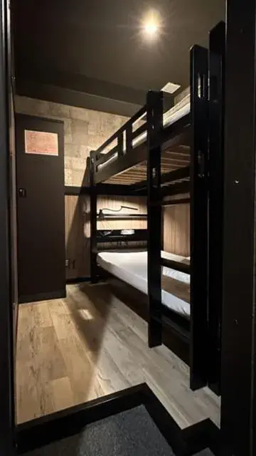 Twin Room with Bunk Bed - Male Only in Hotel Capsule Inn Shizuoka Twin Room with Bunk Bed - Male Only in Hotel Capsule Inn Shizuoka