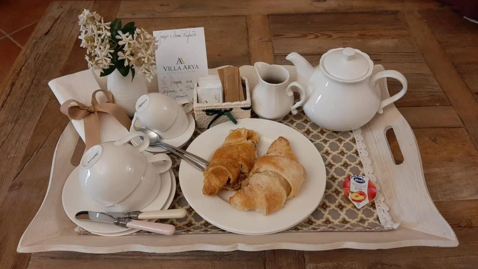 Breakfast in Villa Arya