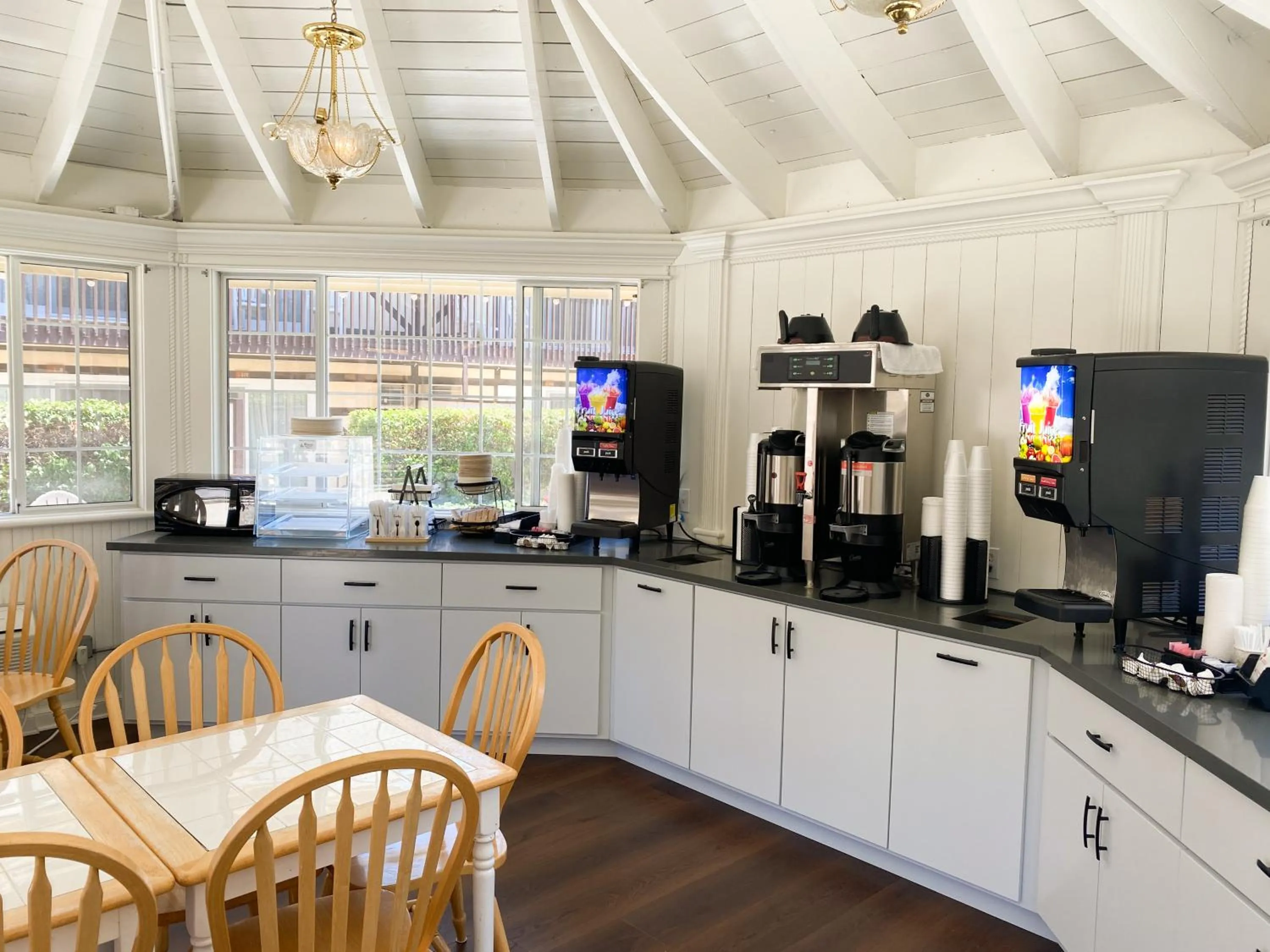 Breakfast in Pea Soup Andersen's Inn