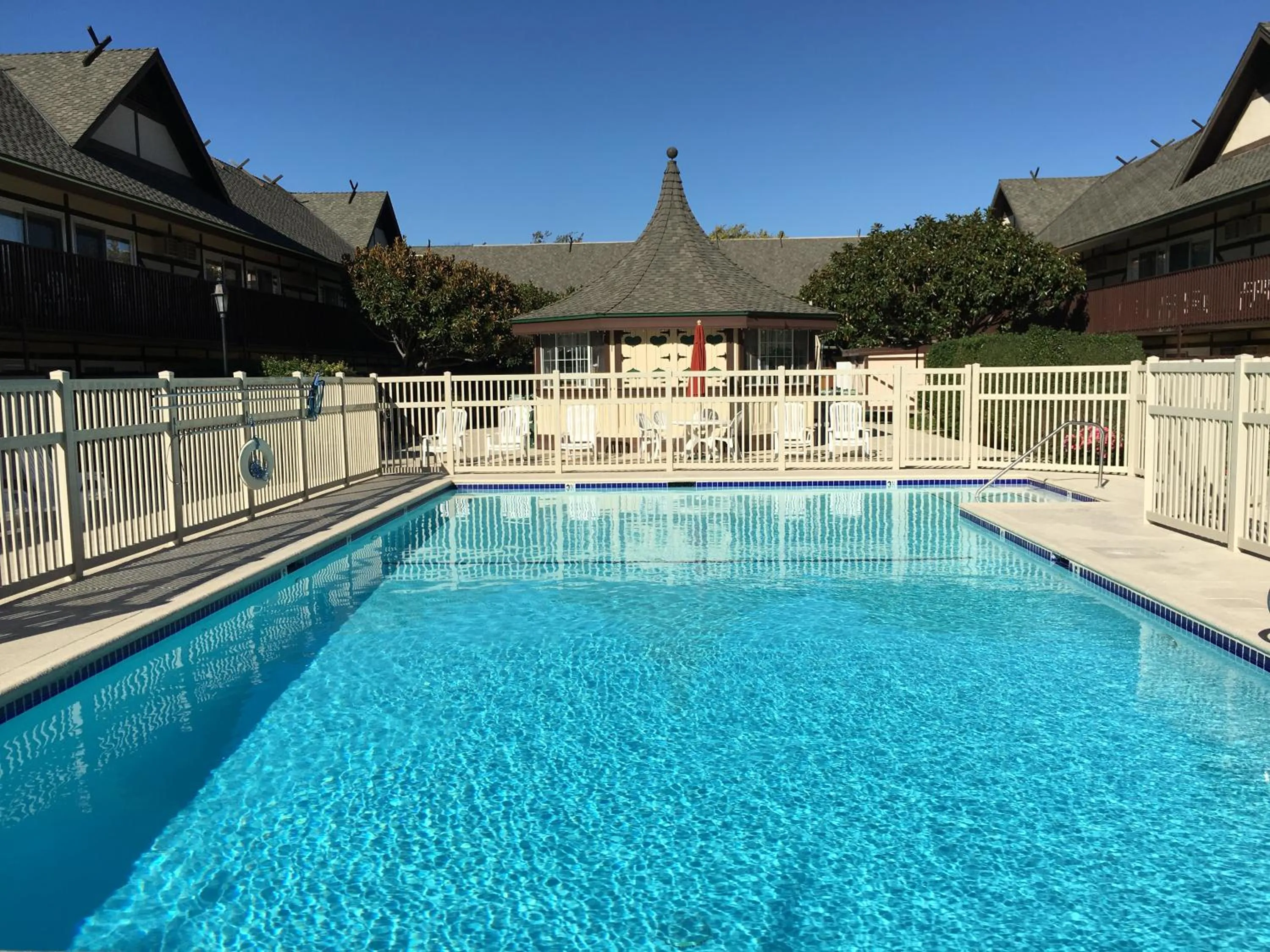 Day in Pea Soup Andersen's Inn