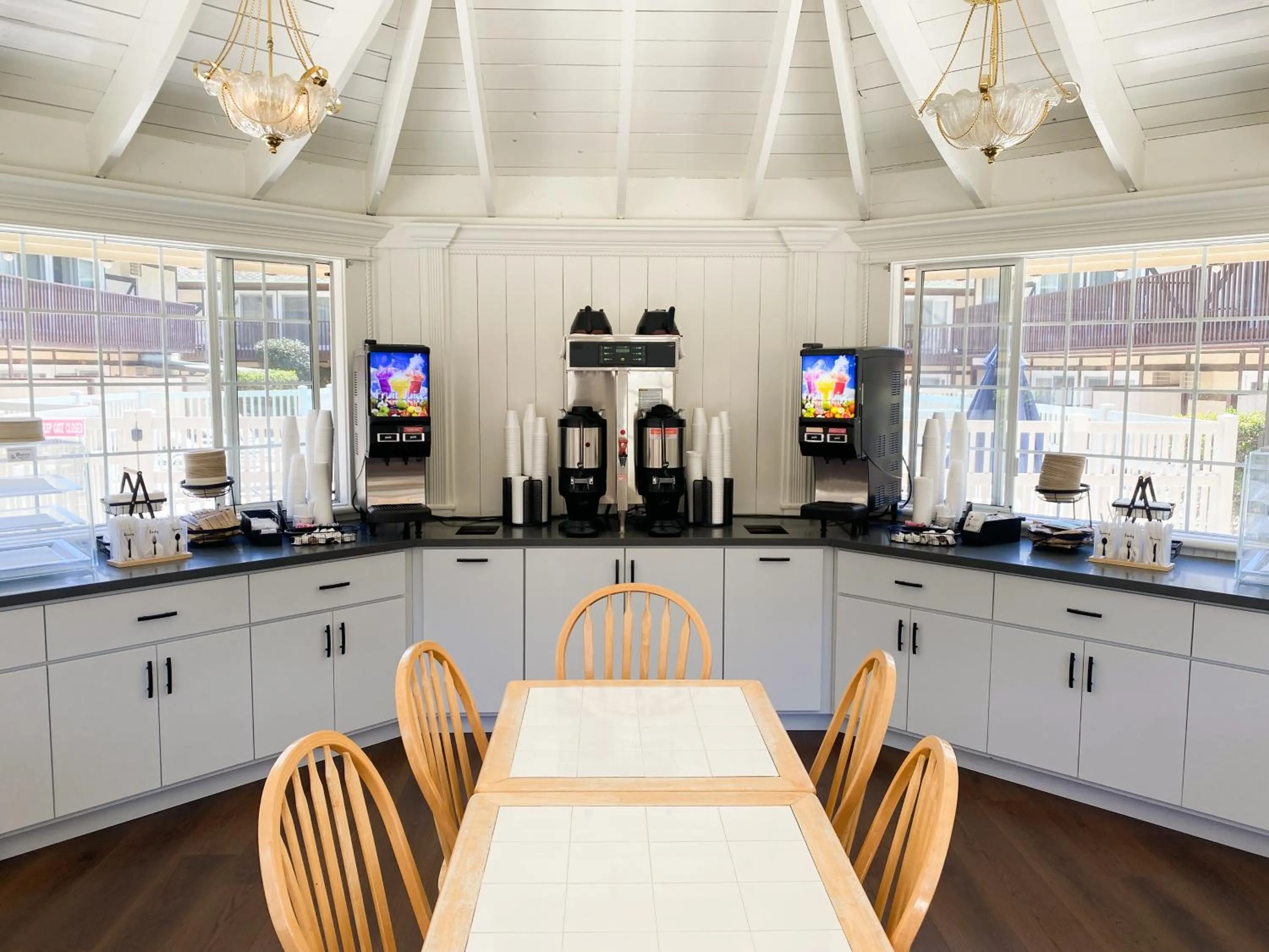 Breakfast in Pea Soup Andersen's Inn