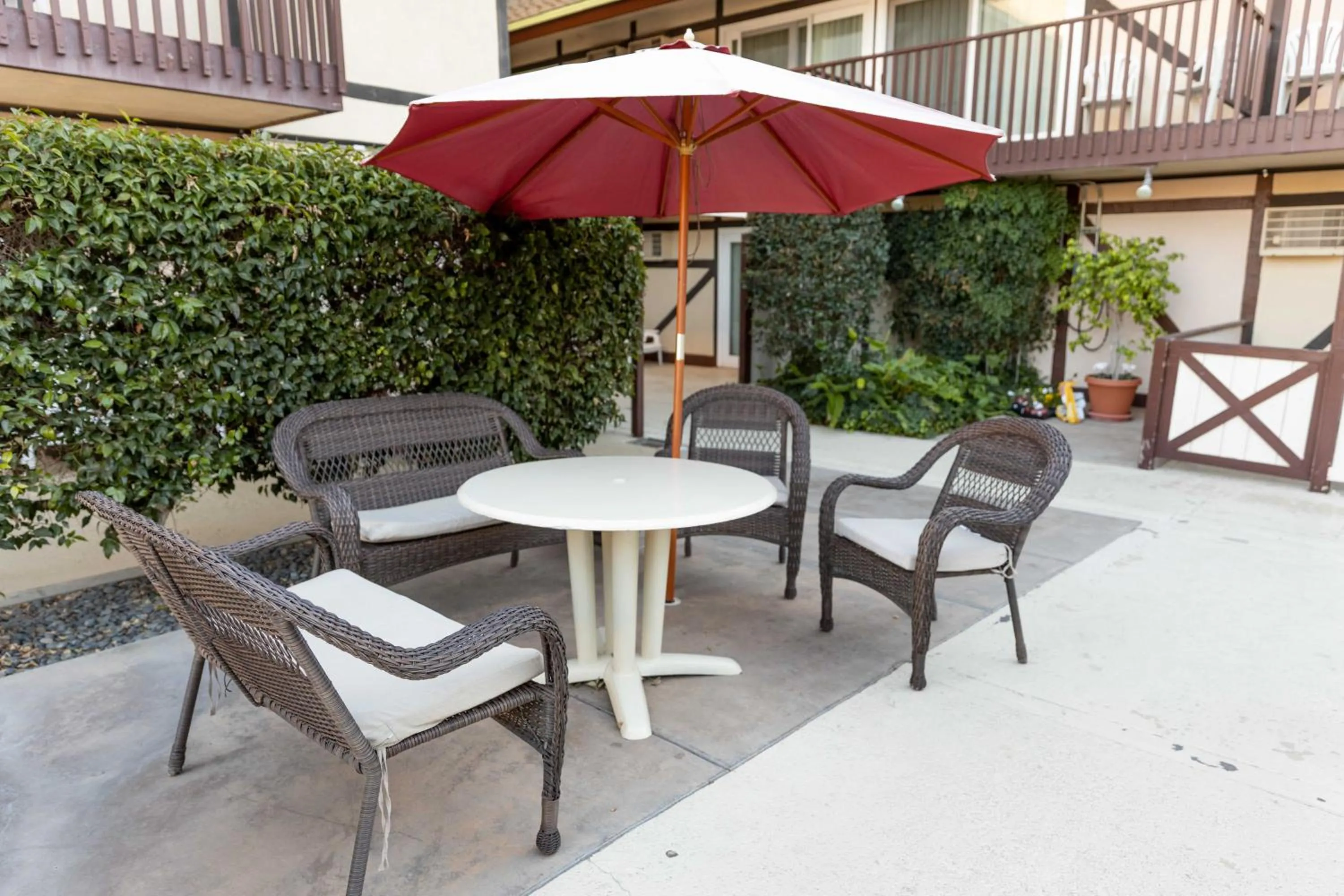 Patio in Pea Soup Andersen's Inn