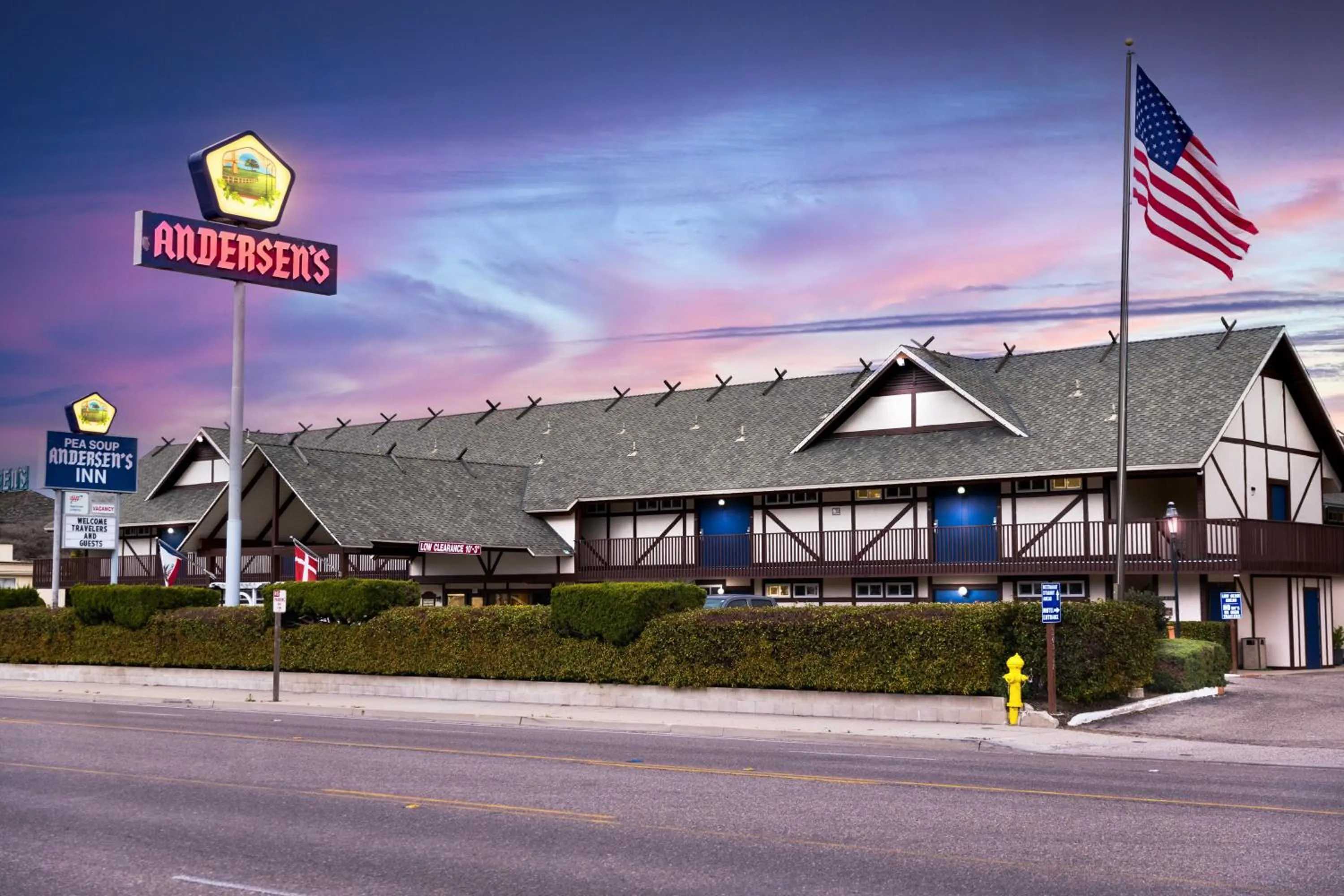 Property building in Pea Soup Andersen's Inn