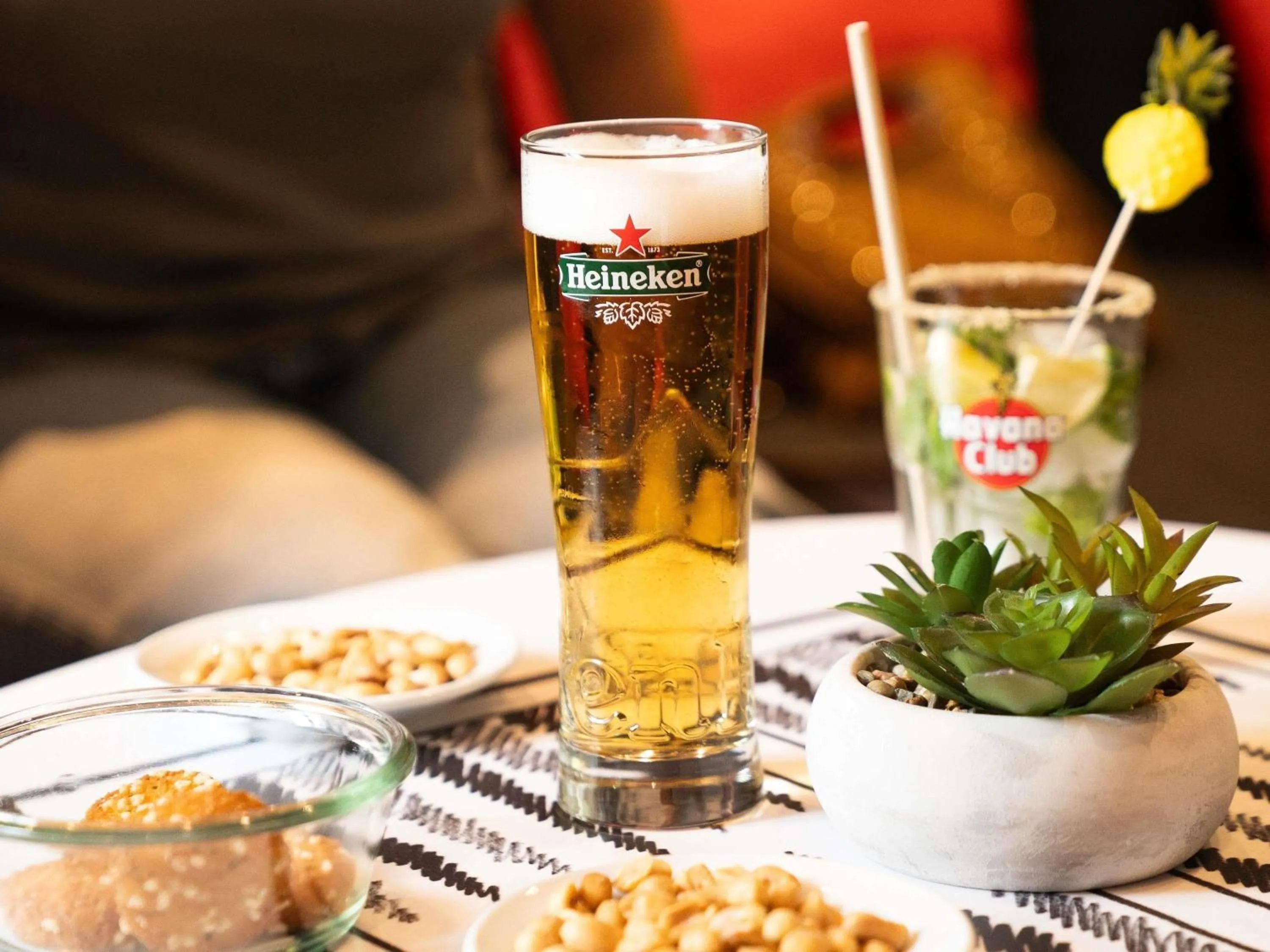 Lounge or bar in ibis Saint-Denis Stade Ouest