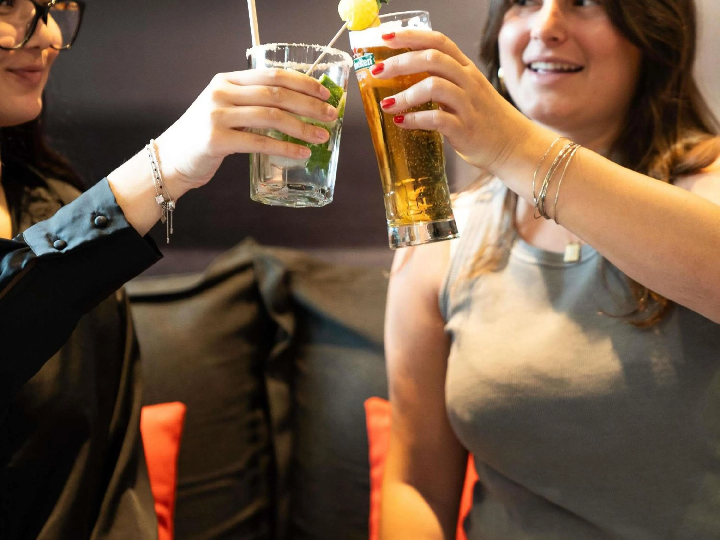 Lounge or bar in ibis Saint-Denis Stade Ouest