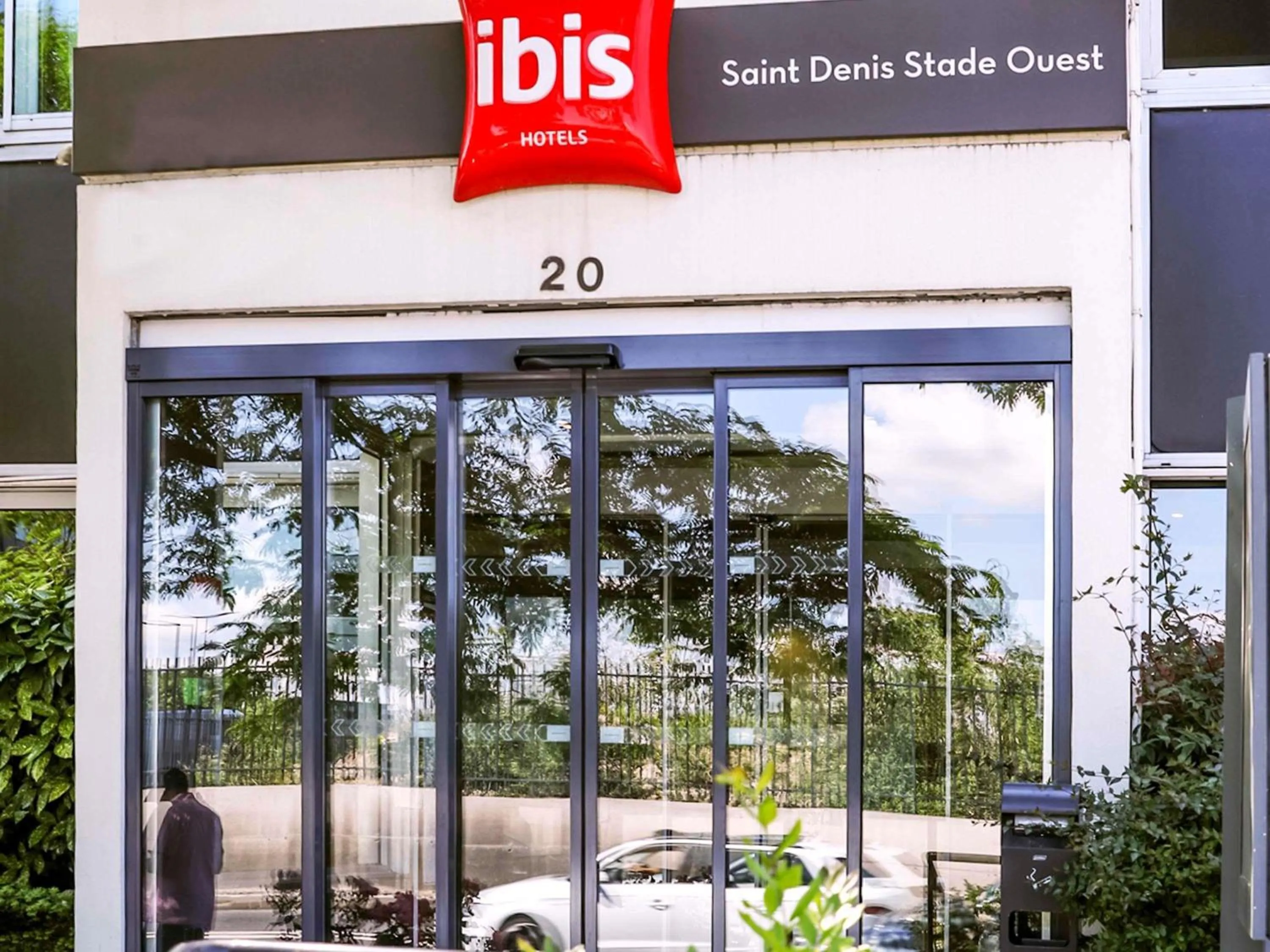 Property building in ibis Saint-Denis Stade Ouest