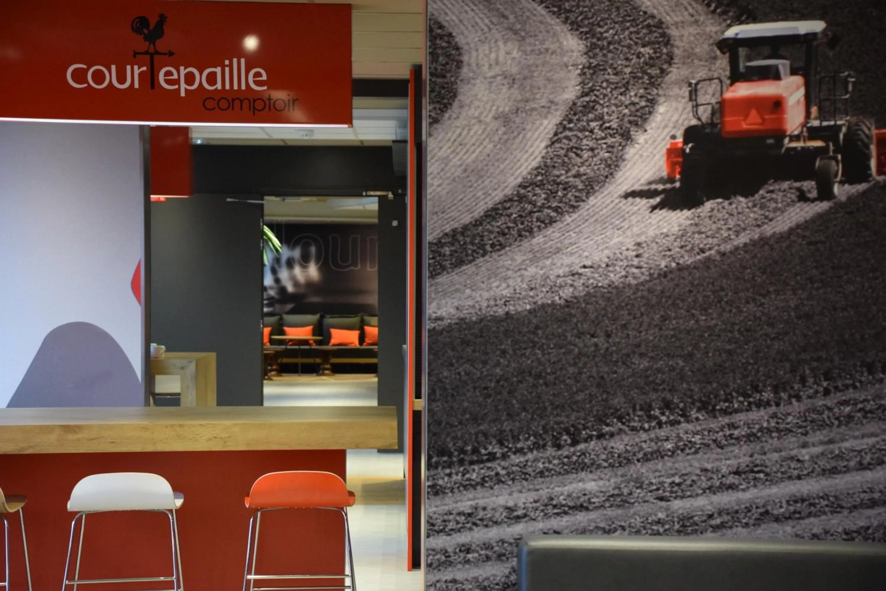 Restaurant/places to eat in ibis Saint-Denis Stade Ouest