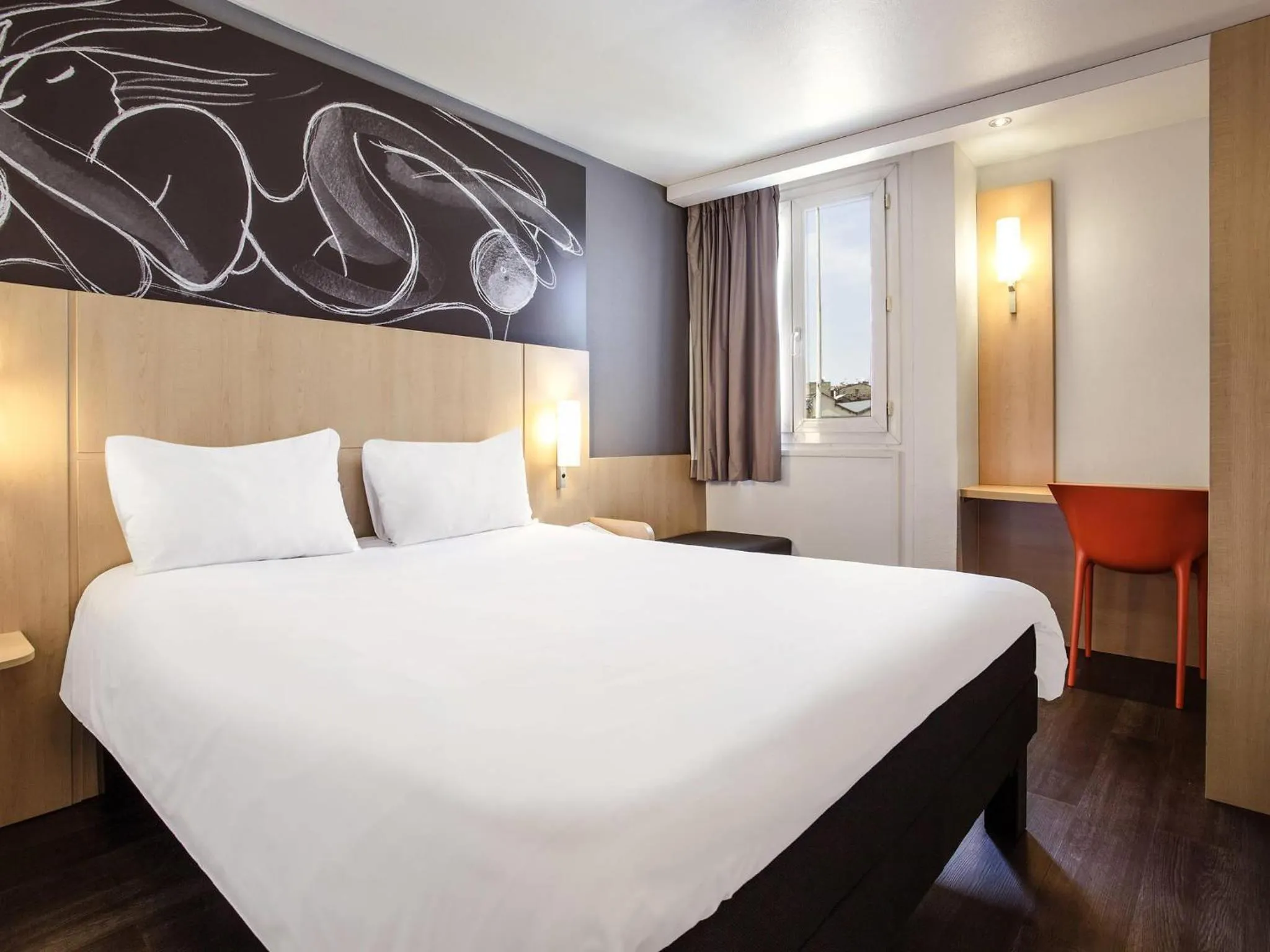 Bedroom, Bed in ibis Saint-Denis Stade Ouest