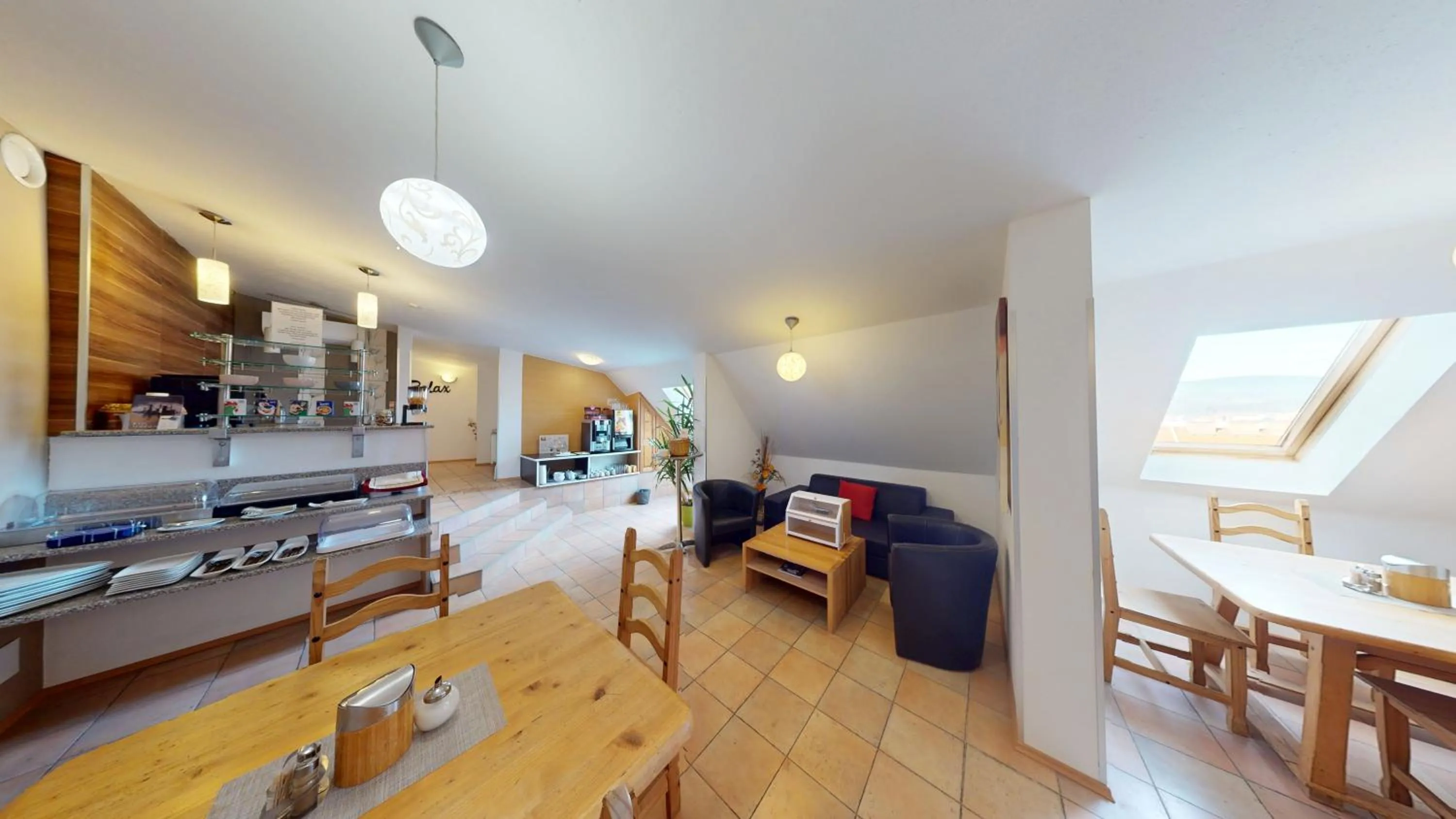 Coffee/tea facilities in Moving Rooms