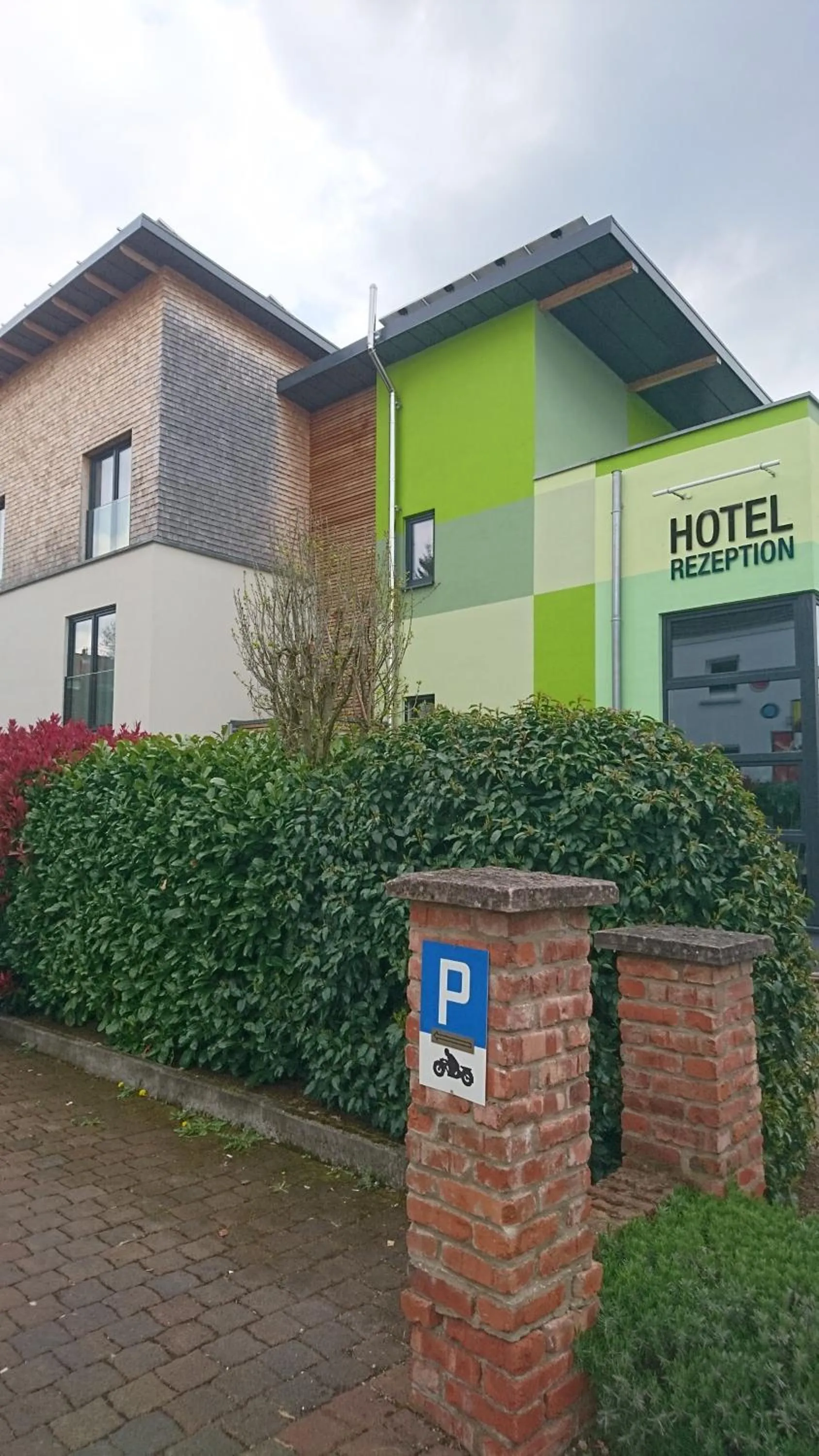 Facade/entrance in Hotel & Auberge le Journal