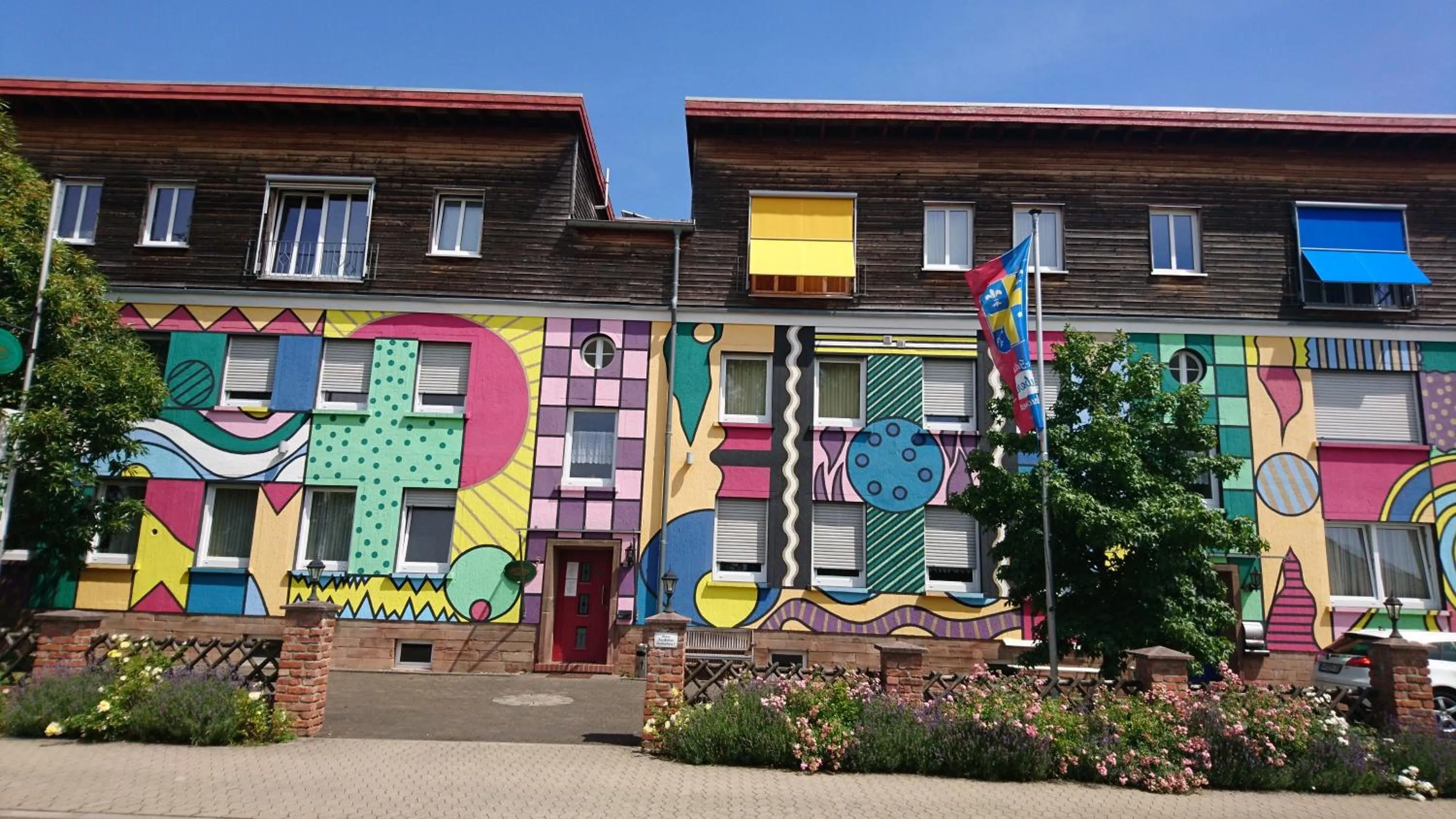 Property building in Hotel & Auberge le Journal