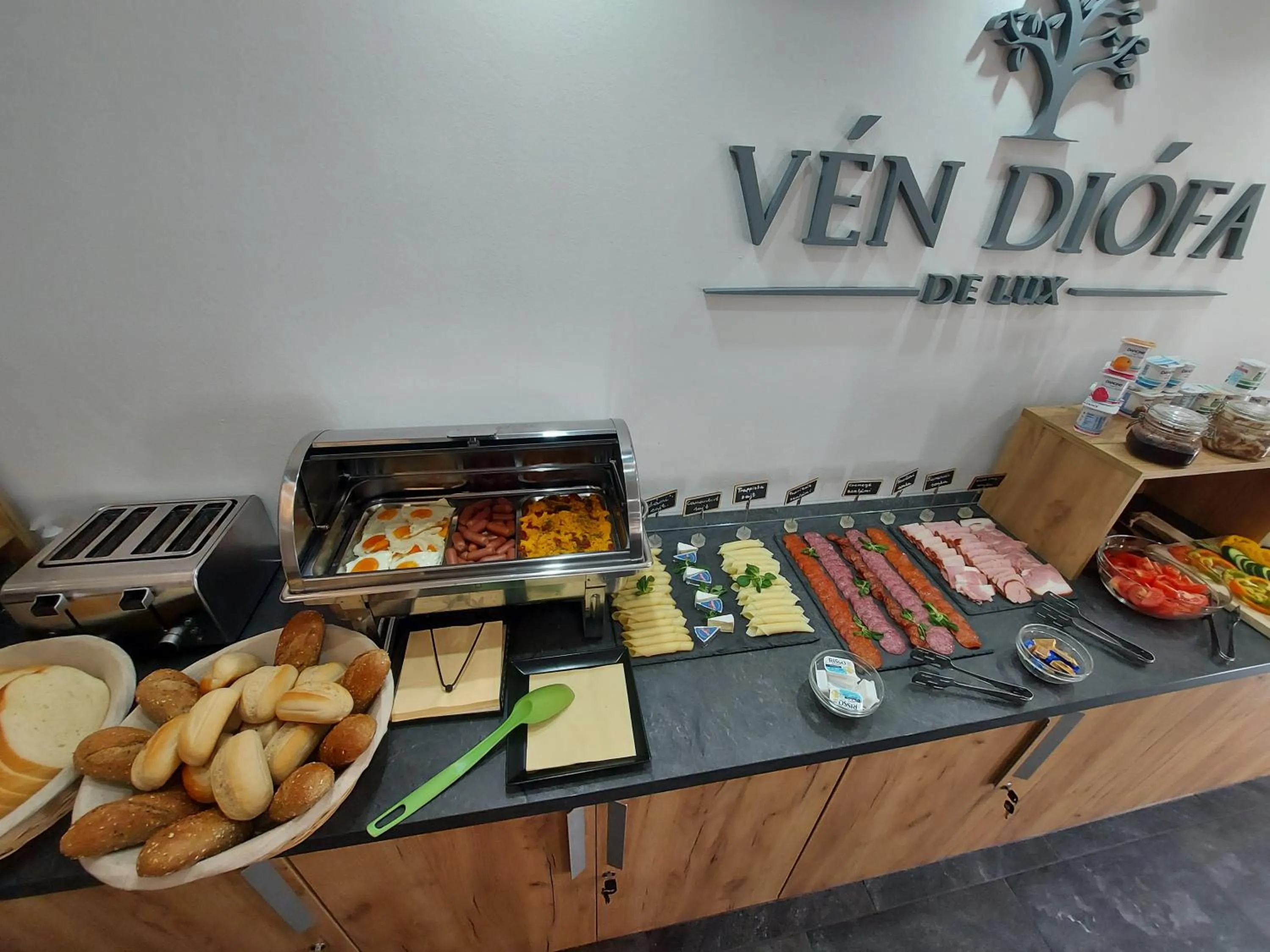 Breakfast in Vén Diófa De Lux Panzió