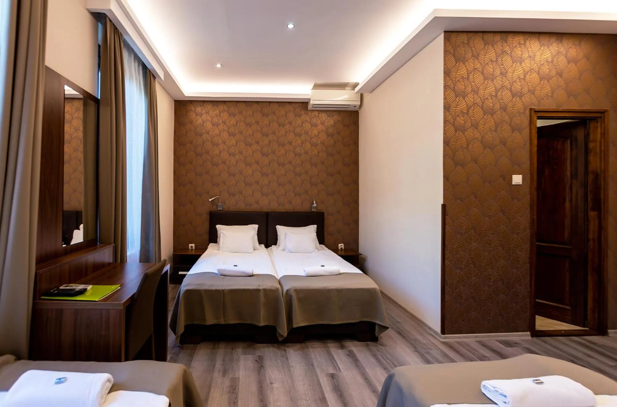 Photo of the whole room, Bed in Vén Diófa De Lux Panzió