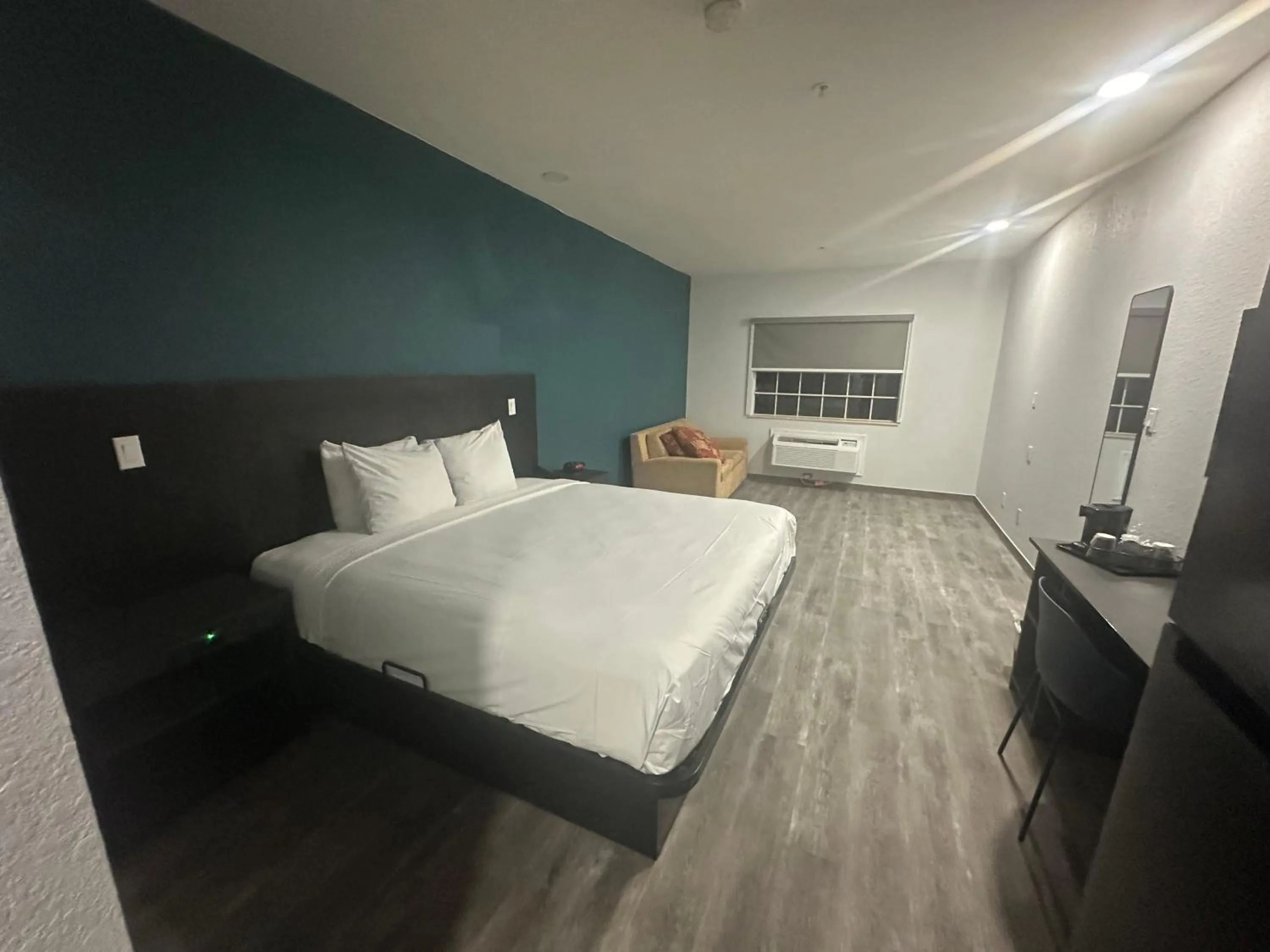 Bed in Studio 6 Houston, TX - Westchase