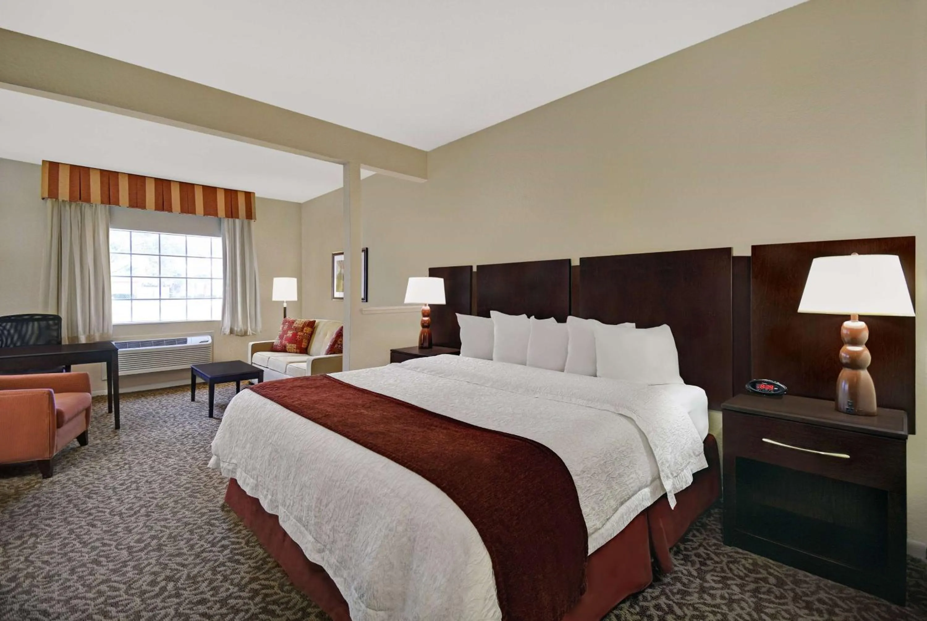 Photo of the whole room, Bed in Baymont by Wyndham Houston/Westchase