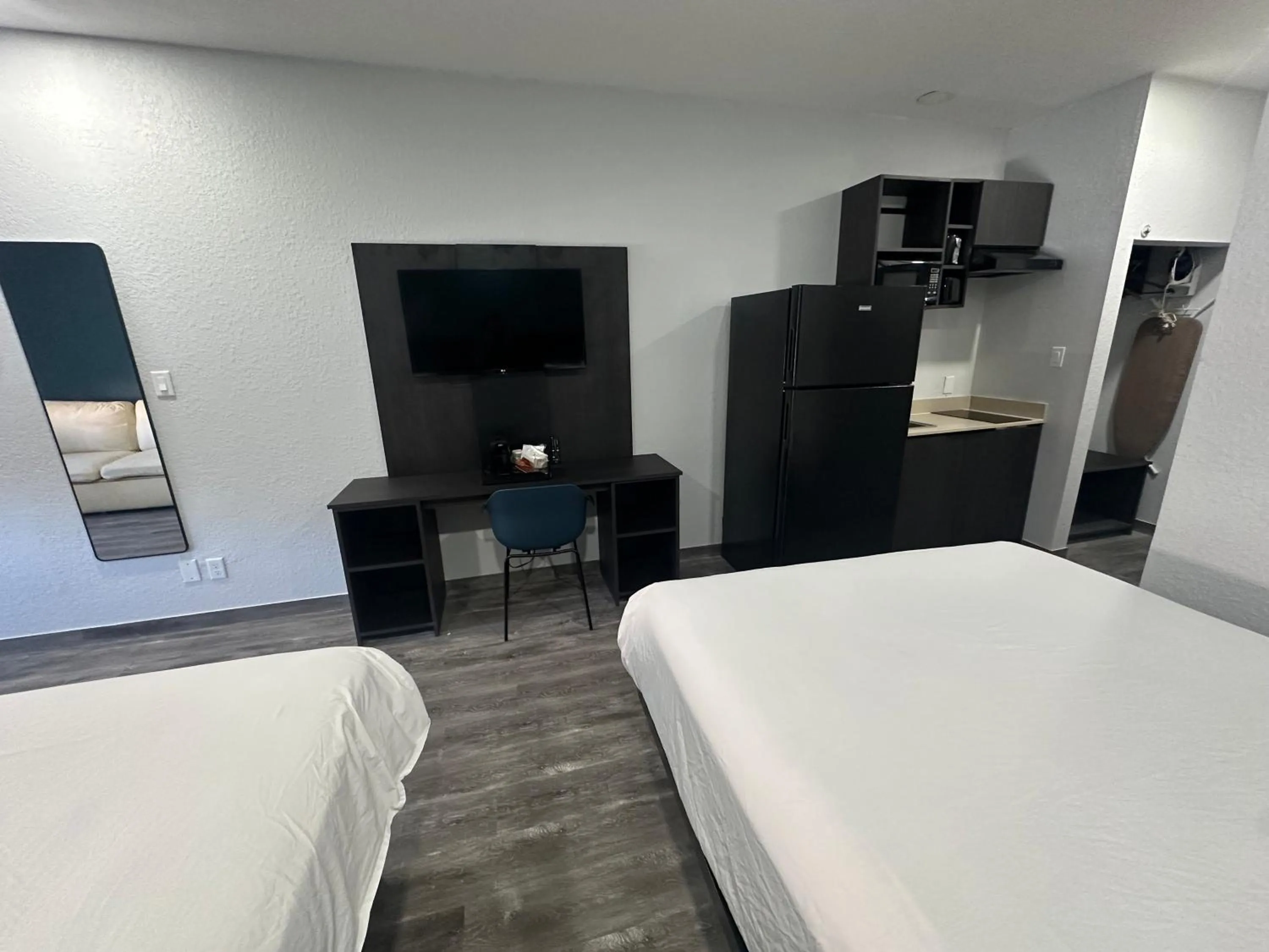 Bed in Studio 6 Houston, TX - Westchase