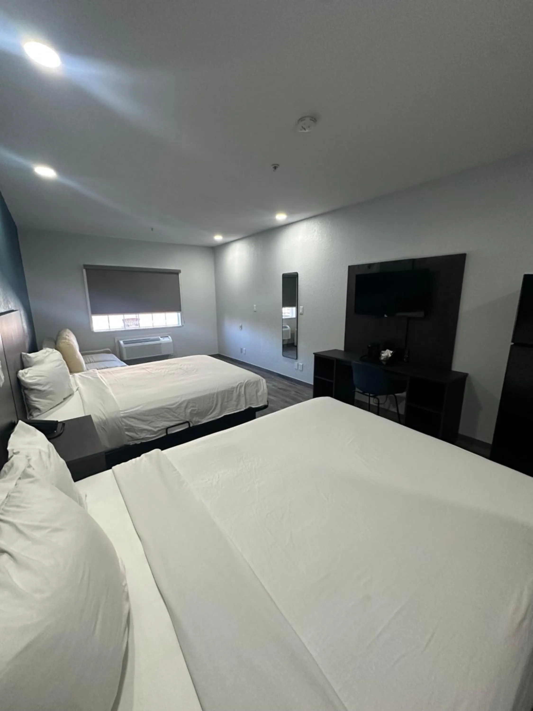 Bed in Studio 6 Houston, TX - Westchase