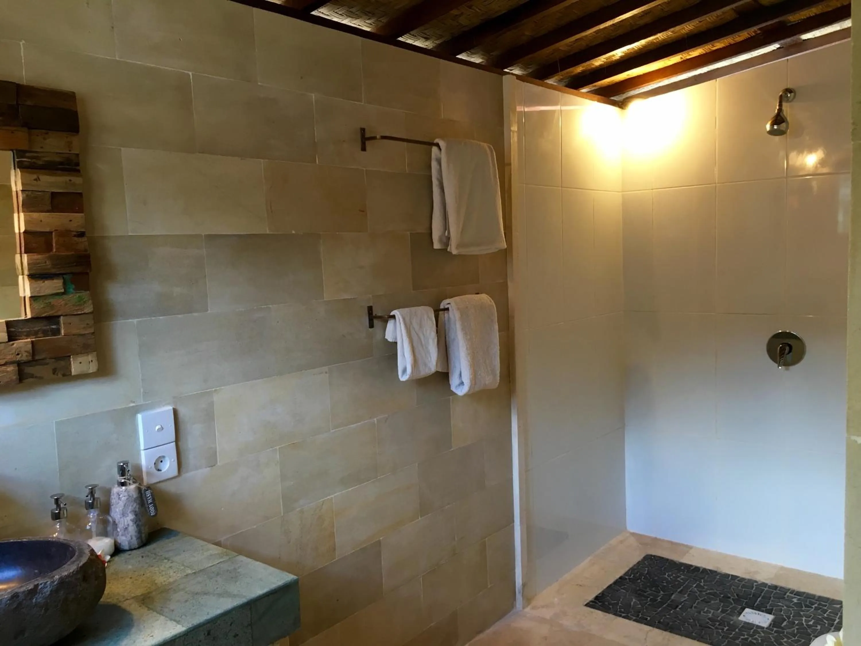 Bathroom in Twin Island Villas & Dive Resort