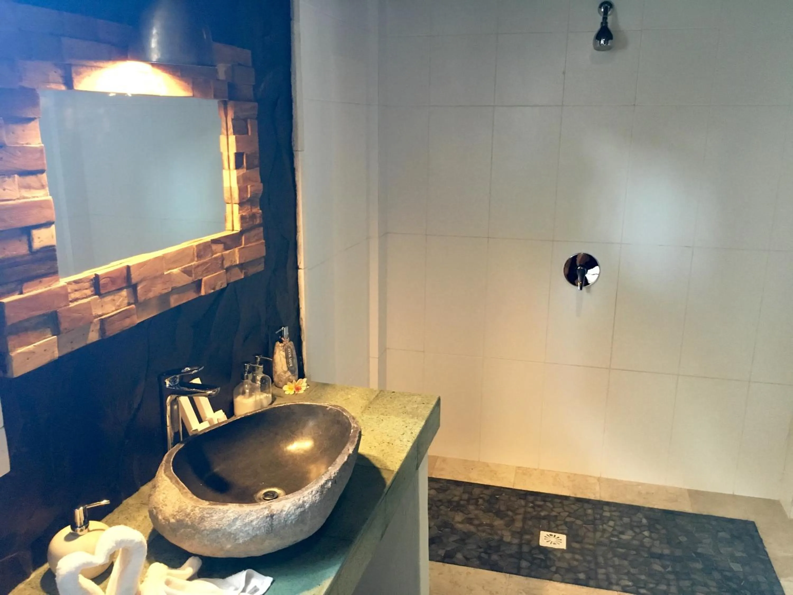 Bathroom in Twin Island Villas & Dive Resort